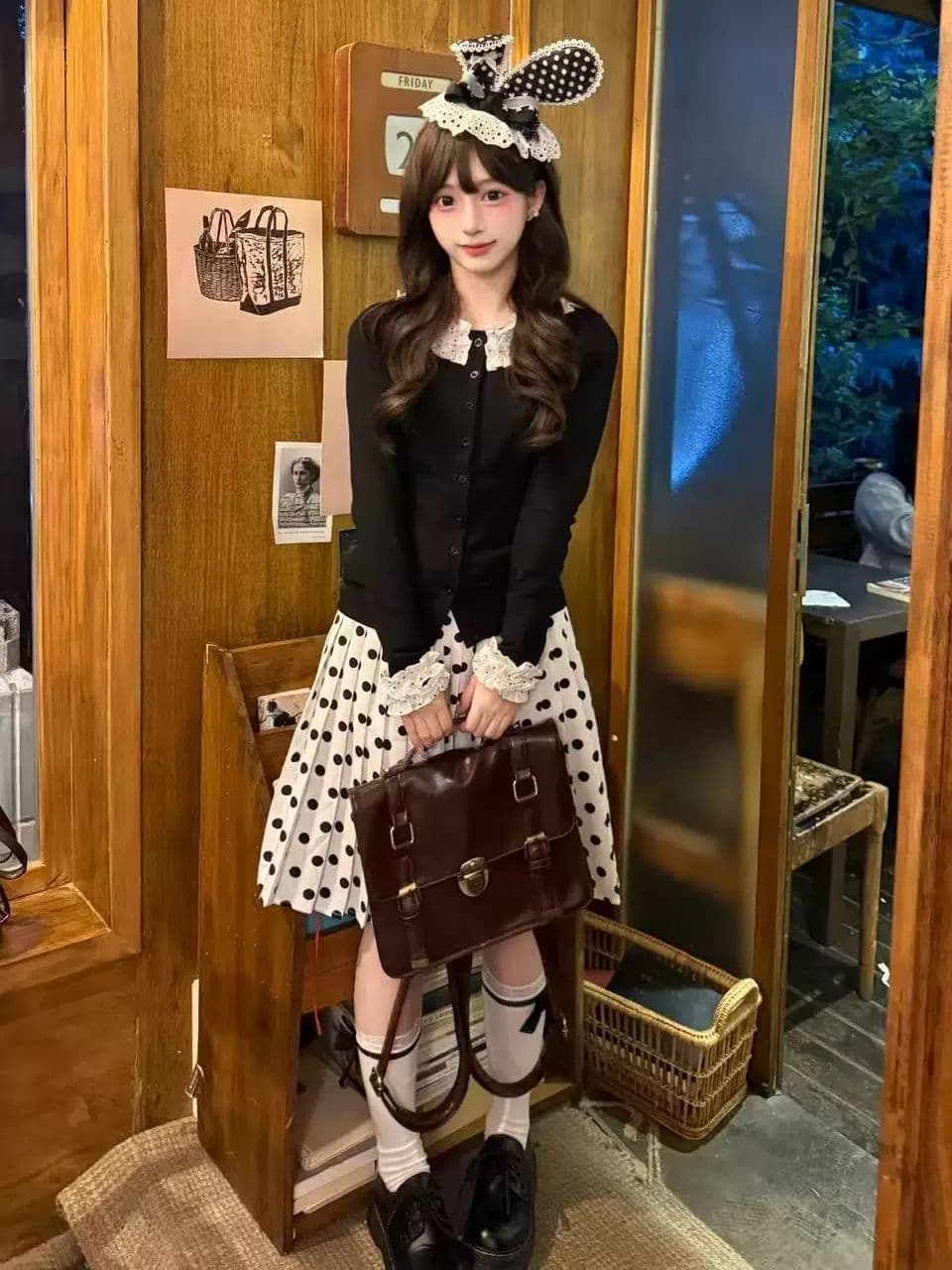 아메리칸 달콤한 핫걸 검정색 레이스 긴팔 도트 무늬 티셔츠 여성 가을 새로운 고유 한 아름다운 반신 스커트 투피스 세트 상세 이미지 2