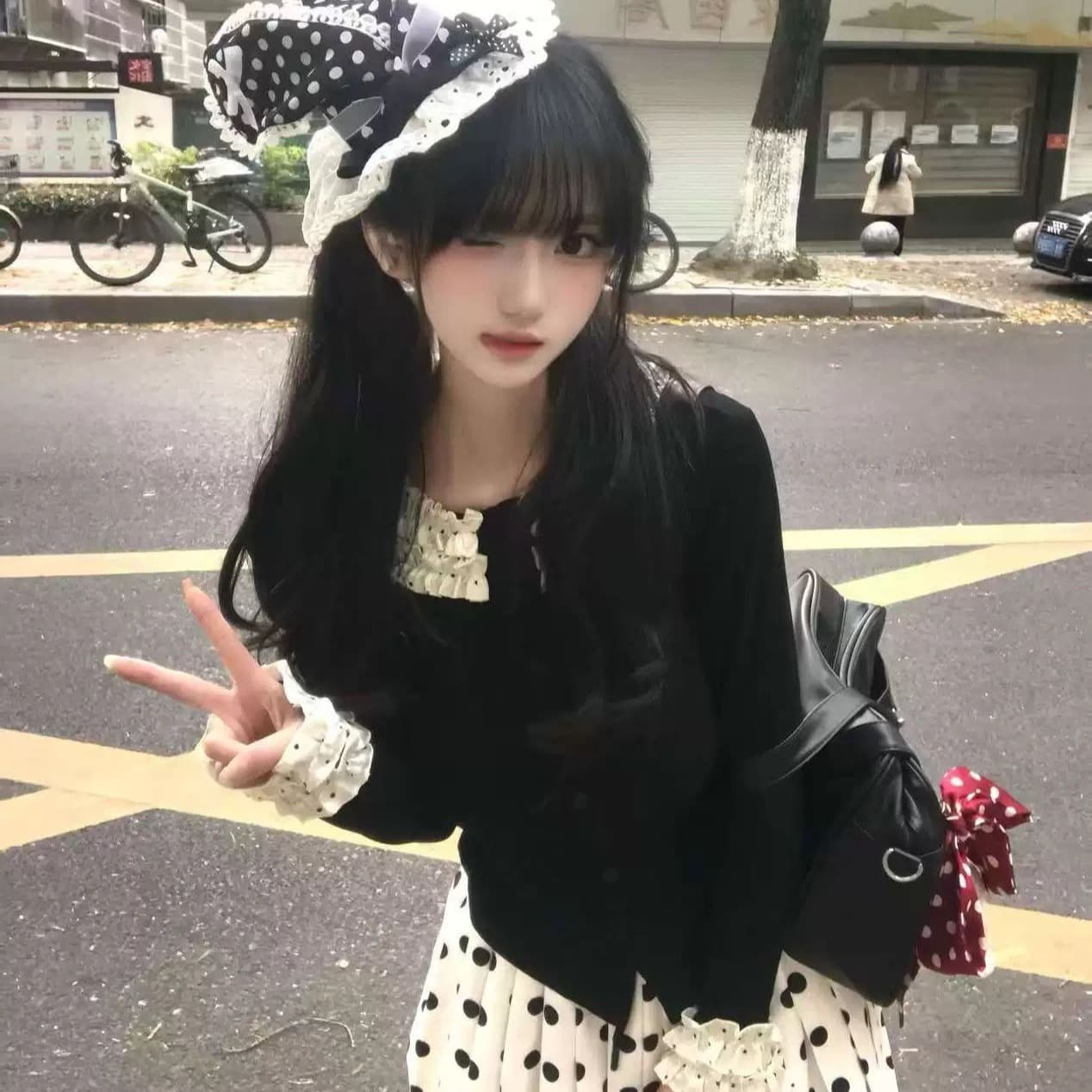 아메리칸 달콤한 핫걸 검정색 레이스 긴팔 도트 무늬 티셔츠 여성 가을 새로운 고유 한 아름다운 반신 스커트 투피스 세트 이미지 5