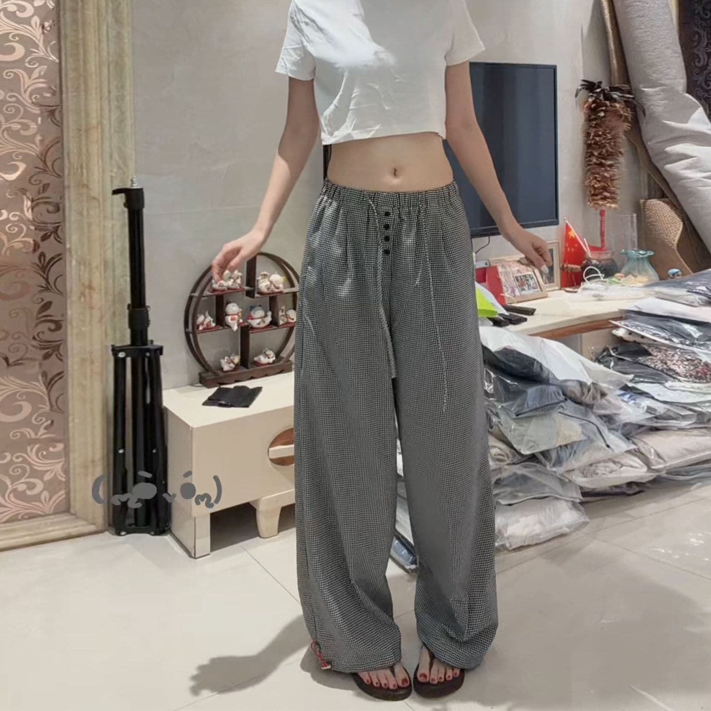 흑인과 백인 체크무늬 디자인 캐주얼 바지 여성 2026 봄 가을 새로운 패션 하이웨이스트 루즈핏 슬림해 보이는 도루 센스 와이드 레그 팬츠 어린이