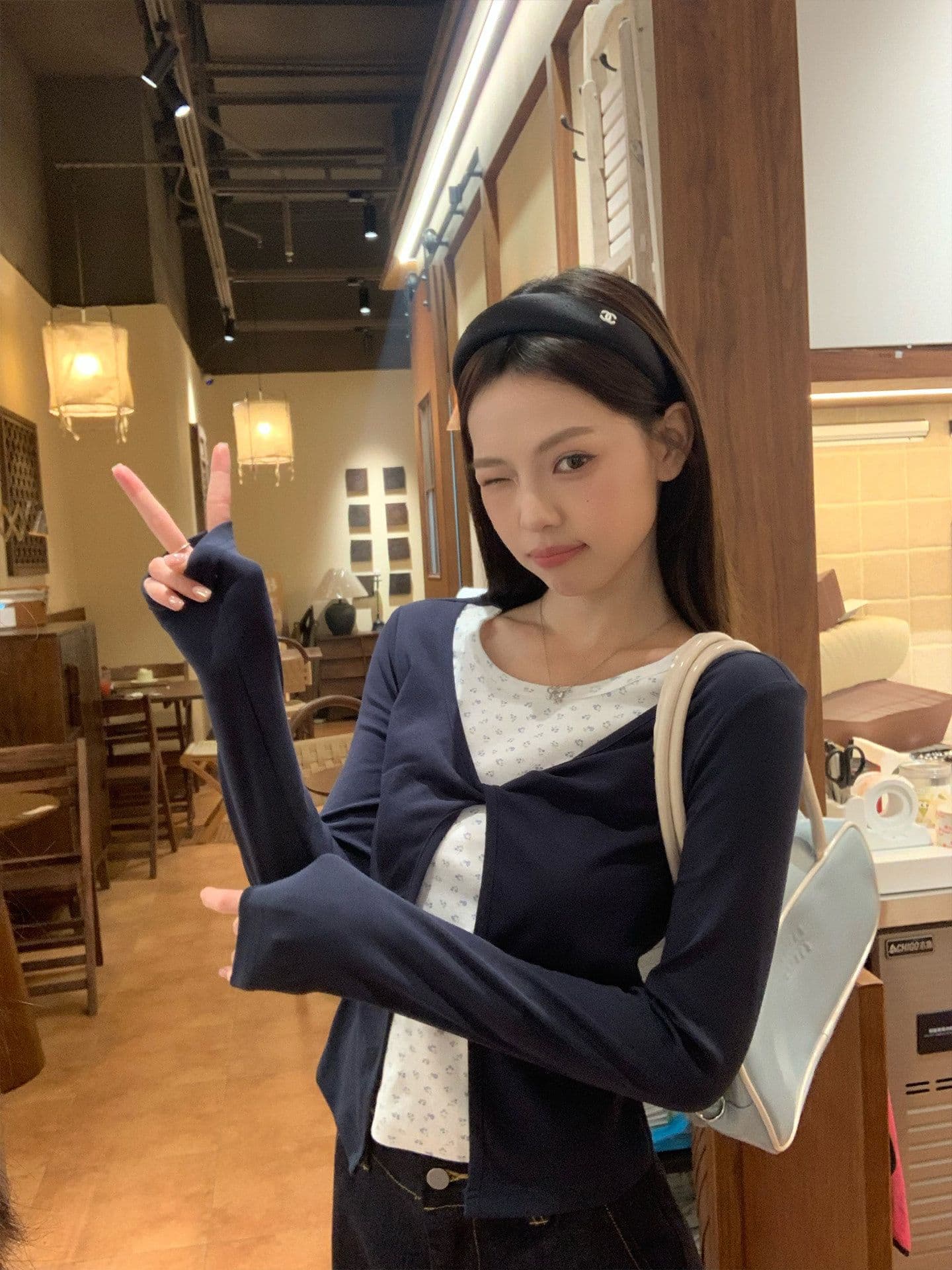260 그램 사람들 면 블루 꽃무늬 페이크 레이어드 긴팔 티셔츠 여성 조기 가을 몸매 가꾸기 인사이드 가져 가라. 기본 셔츠 싱글 착용 맨위 이미지 4