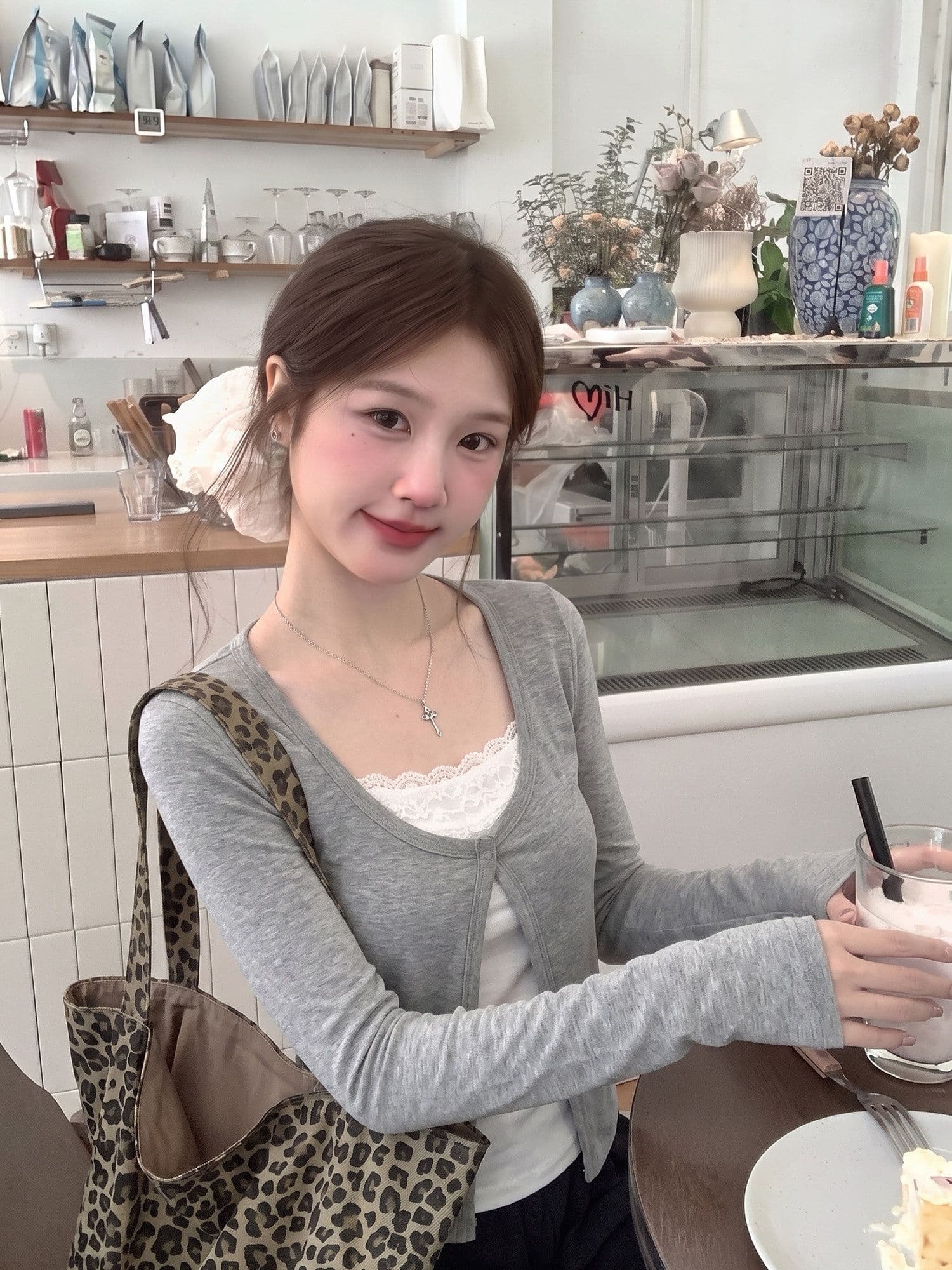 양모 불규칙 페이크 레이어드 긴팔 티셔츠 여성 가을 순수한 욕망 매운맛 아름다움 맨위 레이스 만나는 인사이드 가져 가라. 디자인 센스 상세 이미지 3
