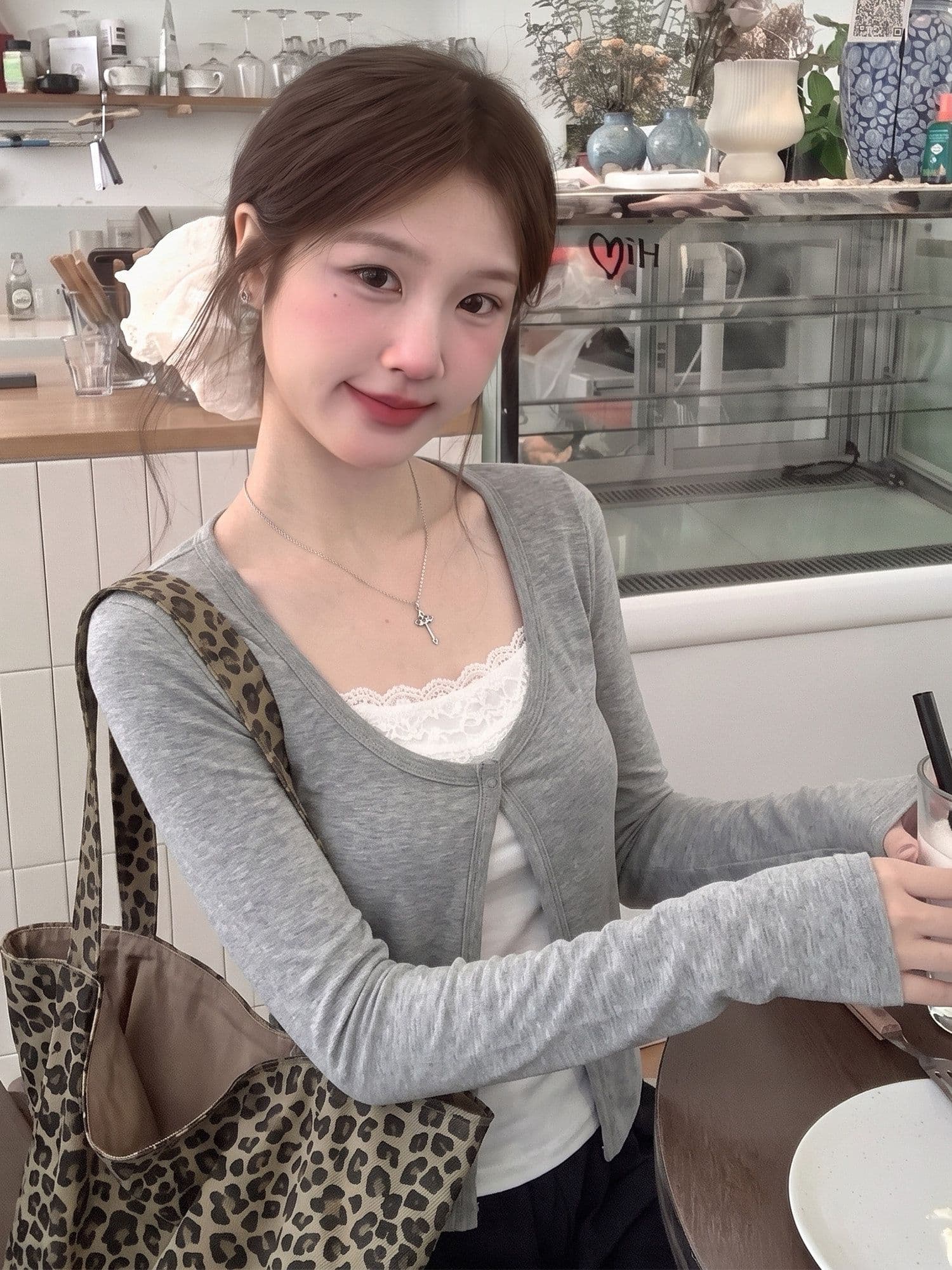양모 불규칙 페이크 레이어드 긴팔 티셔츠 여성 가을 순수한 욕망 매운맛 아름다움 맨위 레이스 만나는 인사이드 가져 가라. 디자인 센스 상세 이미지 4