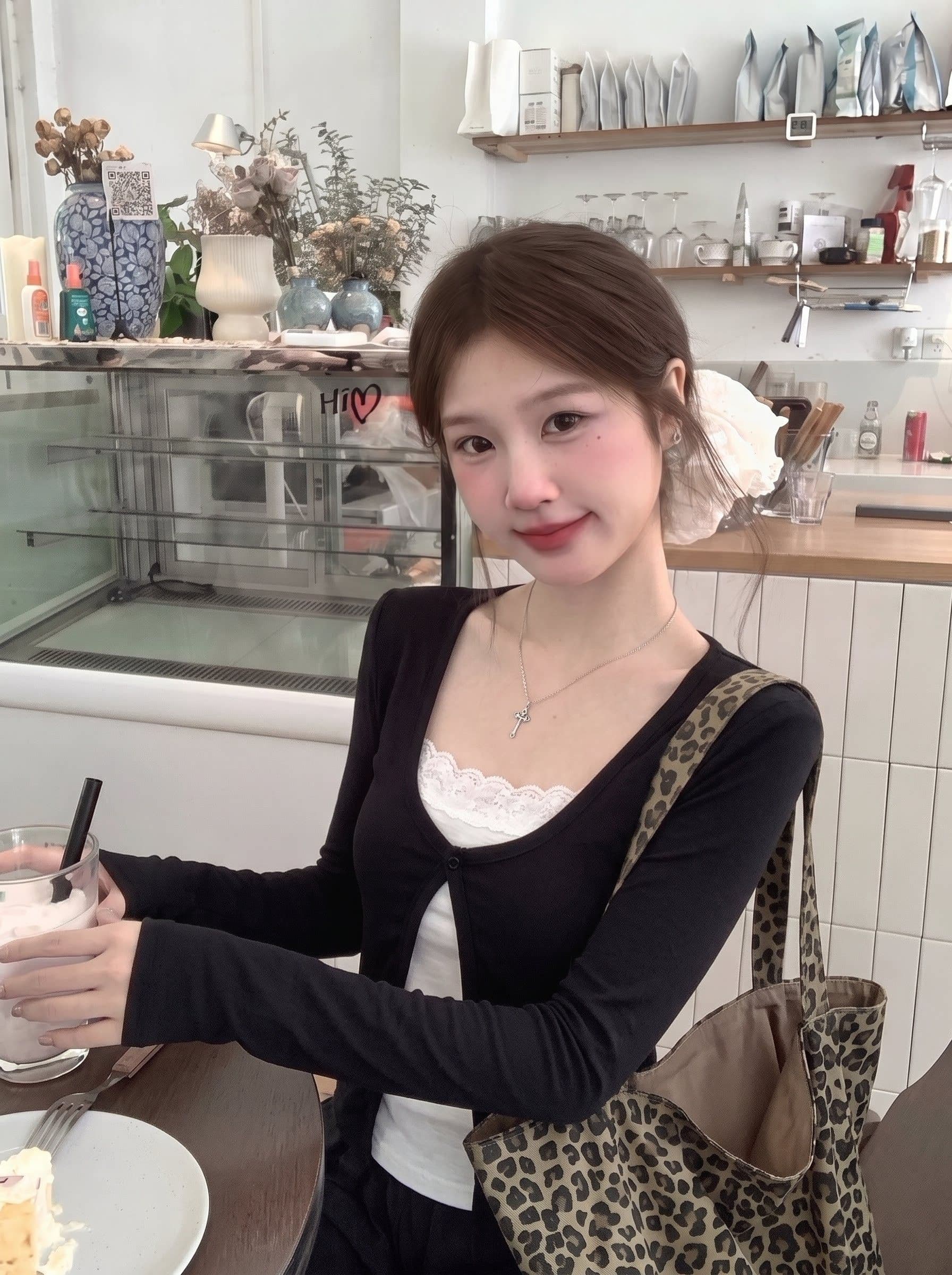 양모 불규칙 페이크 레이어드 긴팔 티셔츠 여성 가을 순수한 욕망 매운맛 아름다움 맨위 레이스 만나는 인사이드 가져 가라. 디자인 센스 상세 이미지 5