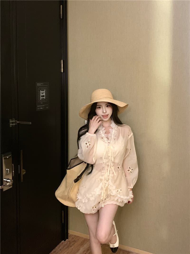 실사 정가 프랑스식 홀로우 아웃 레이스 긴팔 루즈핏 V 넥 셔츠 세트 여성 하이웨이스트 반바지 투피스 세트 상세 이미지 9