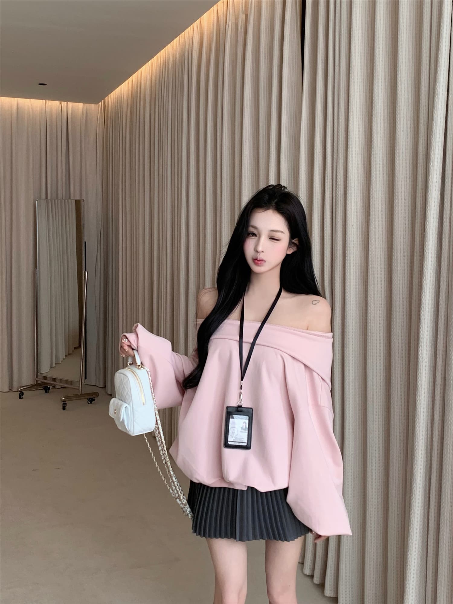 실사 정가 자매 느긋한 바람 보트넥 루즈핏 연령 감소 후드 티 스웨터 여성 다용도 플리츠 치마 세트 트렌디 이미지 3