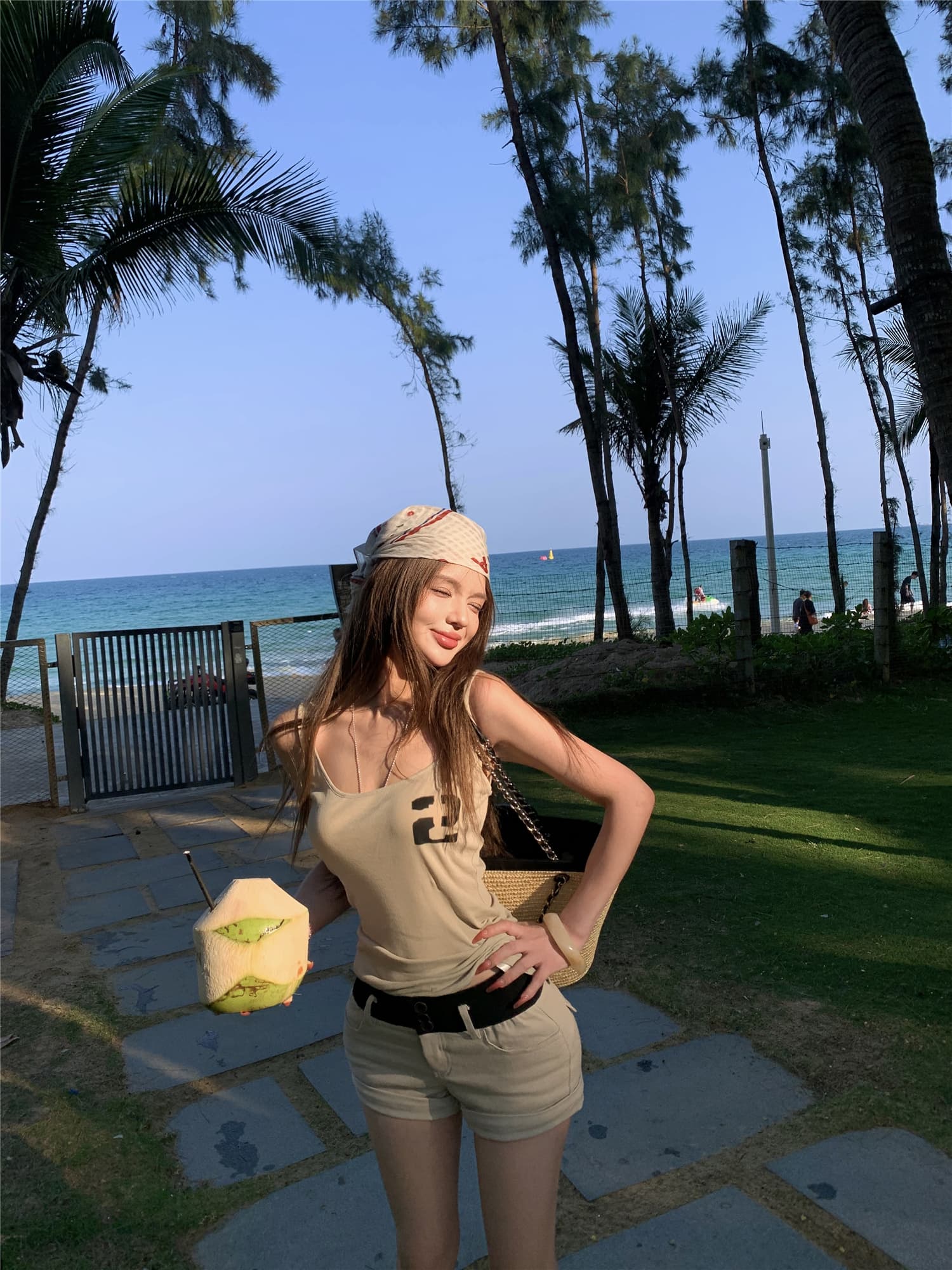 실사 외출용 몸매 가꾸기 슬림해 보이는 민소매 캐미솔 맨위 여성 핫걸 타이트 스커트 바지 로우 웨이스트 반바지 핫 바지 트렌디 이미지 2
