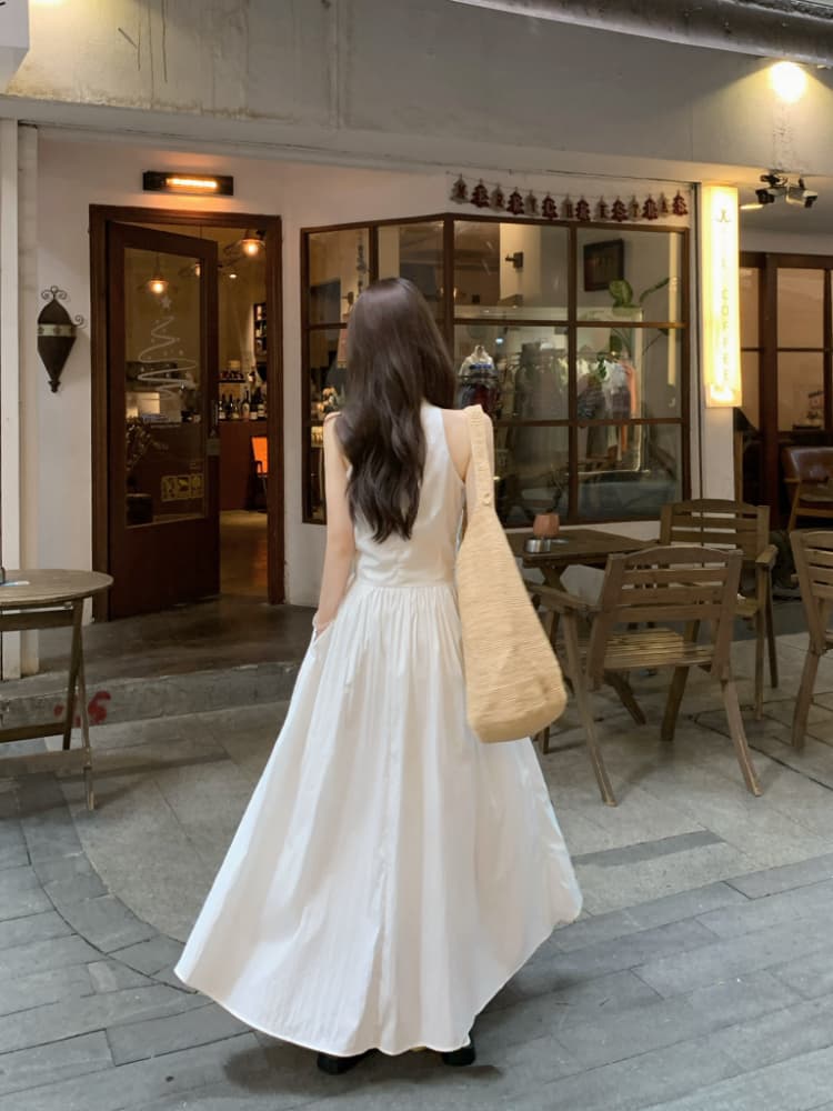 실사 정가 프랑스식 V넥 주름 몸매 가꾸기 슬림해 보이는 롱 코트 치마 아이들 화이트 민소매 행침 목 조끼 원피스 상세 이미지 2