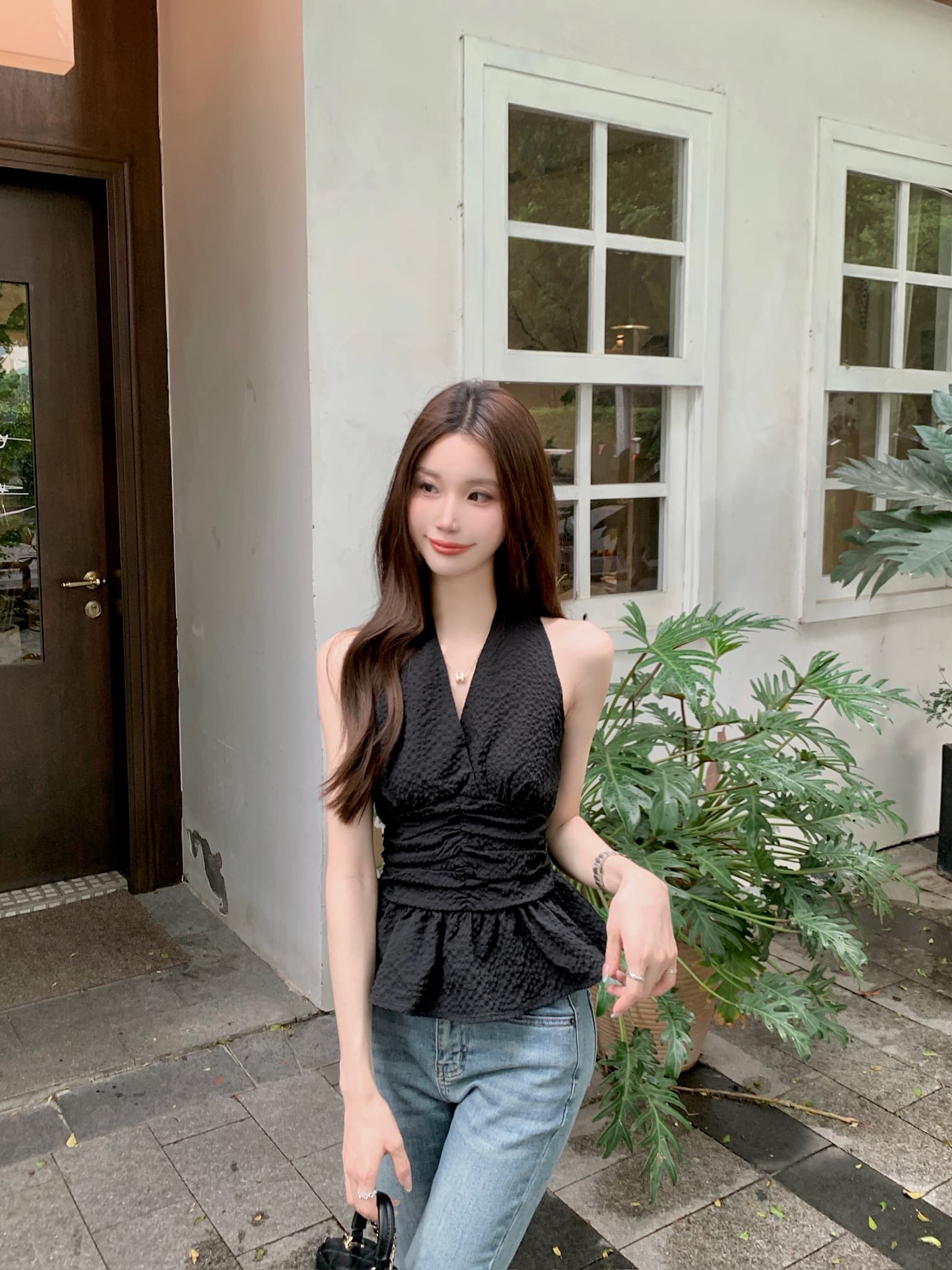 실사 정가 여름 프랑스식 품격 검정색 몸매 가꾸기 V넥 주름 허리 수축 슬림해 보이는 다용도 조끼 작은 셔츠 여성 상세 이미지 2