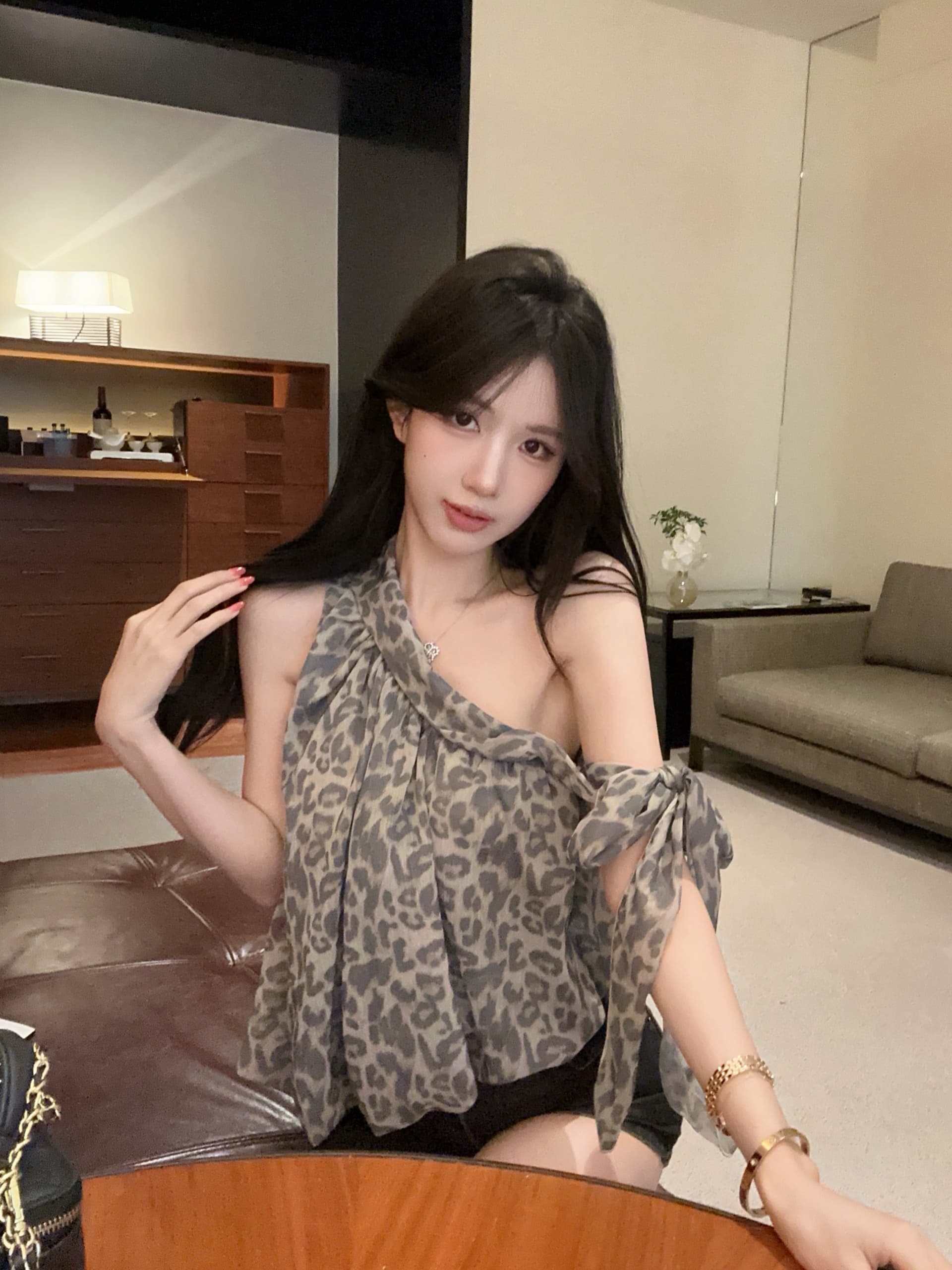 실사 정가 분위기 센스 프랑스식 비스듬한 어깨 의류 리본 조끼 핫걸 디자인 센스 레오파드 무늬 맨위 상세 이미지 11
