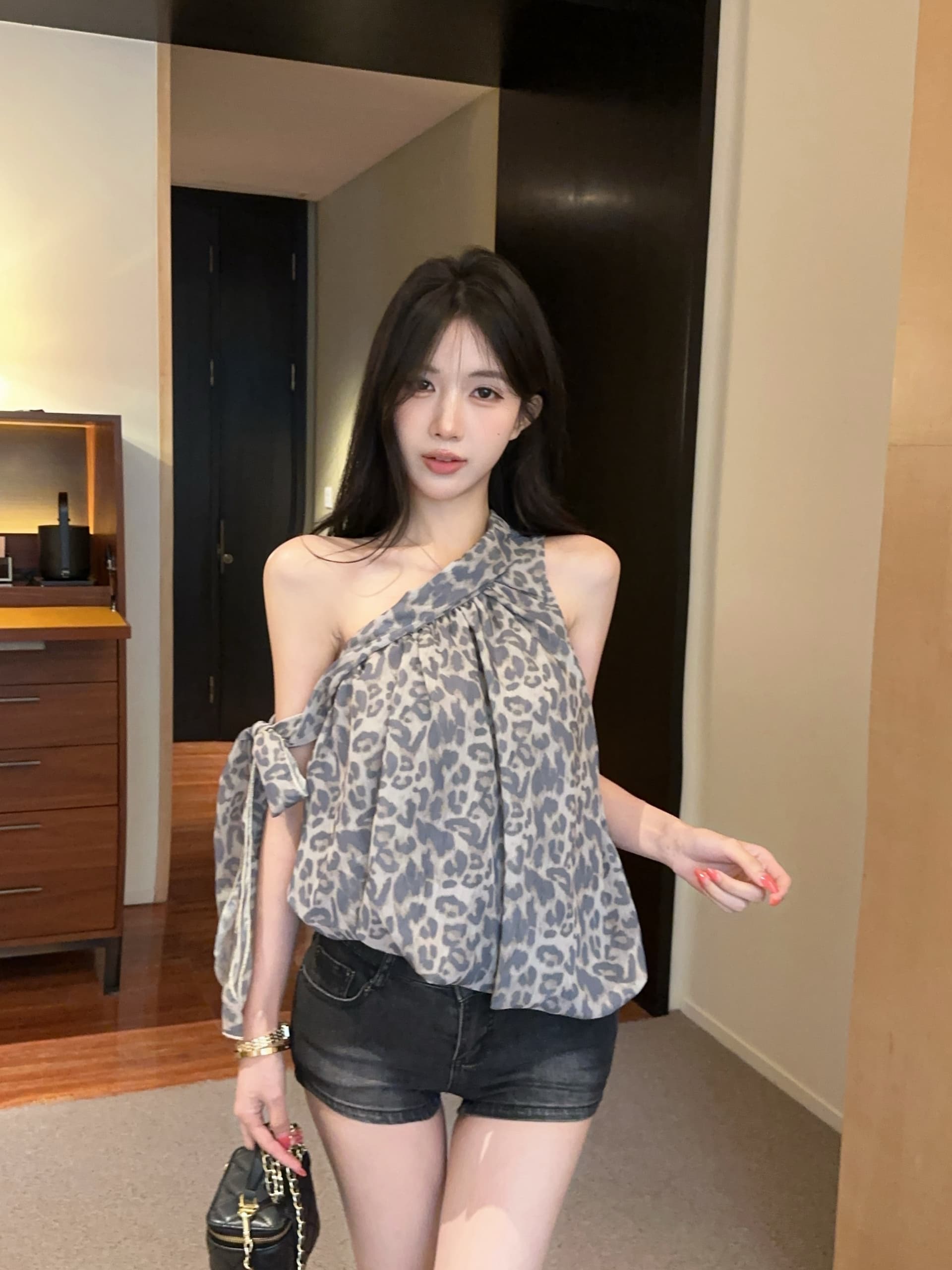 실사 정가 분위기 센스 프랑스식 비스듬한 어깨 의류 리본 조끼 핫걸 디자인 센스 레오파드 무늬 맨위 상세 이미지 12