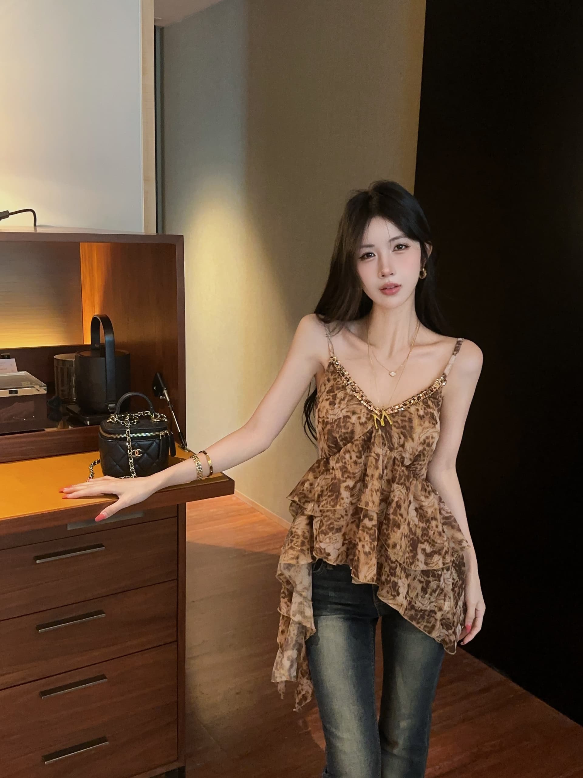 실사 정가 레트로 순수한 욕망 레오파드 무늬 프린트 캐미솔 프릴 V넥 불규칙 핫걸 맨위 상세 이미지 9