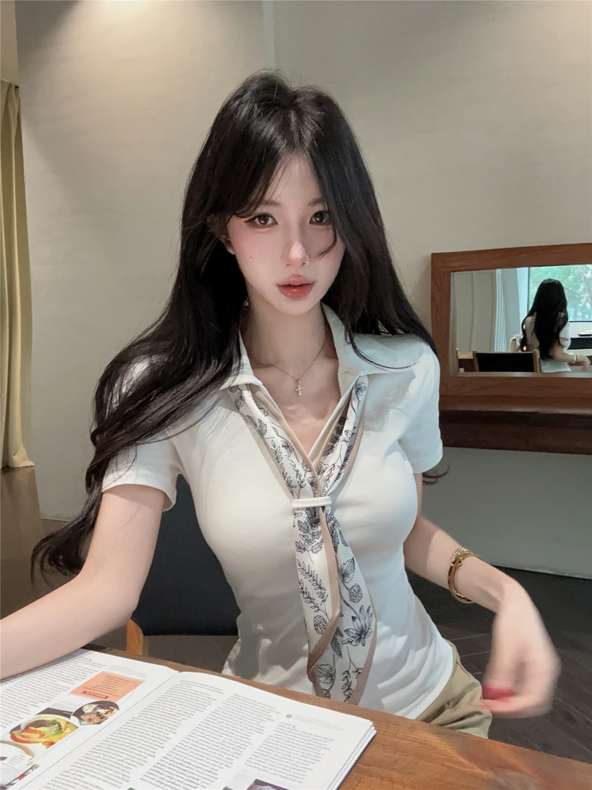 실사 오래된 돈 스카프 프린트 화이트 반팔 셔츠 디자인 센스 순수한 욕망 poio 칼라 몸매 가꾸기 쇼트 스타일 티셔츠 맨위 상세 이미지 6