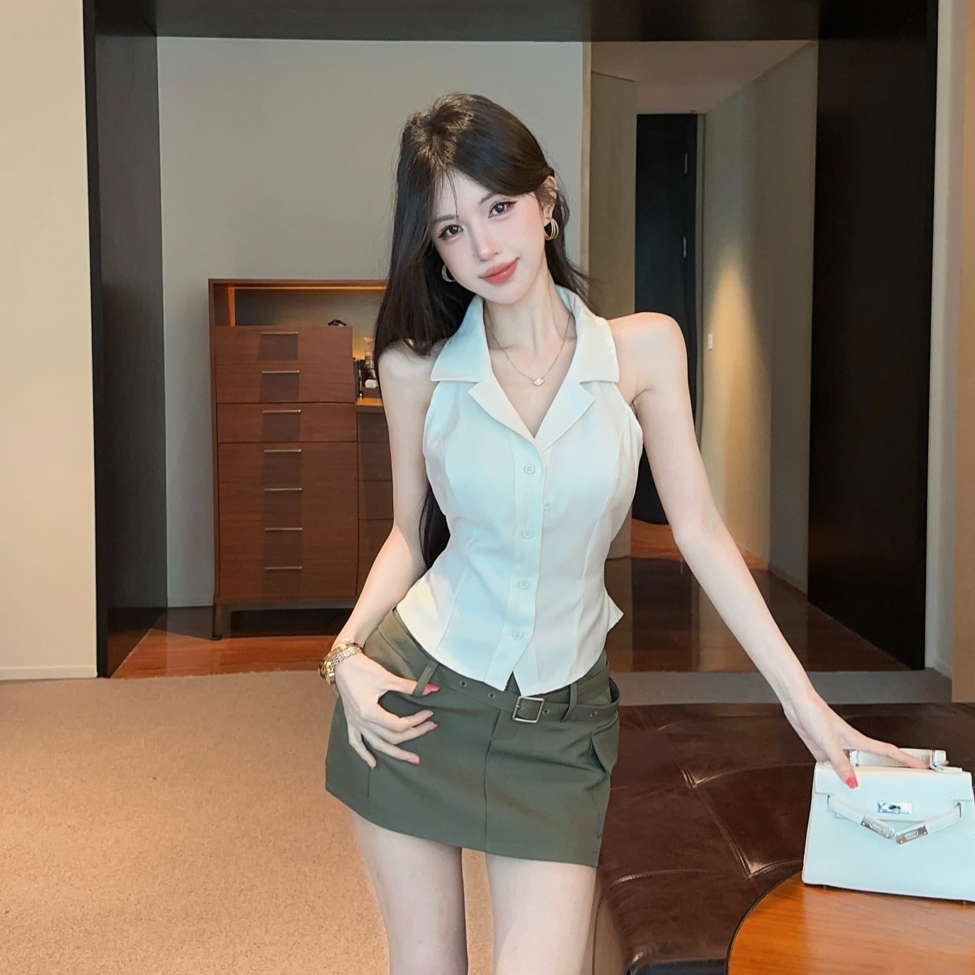 실사 살구 색상 POLO 칼라 허리 수축 베스트 셔츠 디자인 센스 V넥 행침 목 민소매 맨위 여름 미니 스커트 세트 이미지 2