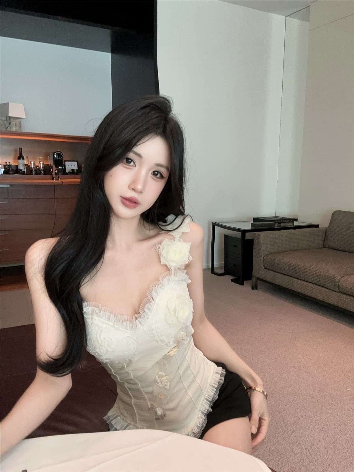 실사 정가 살구 색상 비스듬한 어깨 튜브탑 절묘한 아름다운 꽃 조끼 디자인 센스 생선뼈 허리 수축 켜기 벨트 가슴 패드 이미지 4
