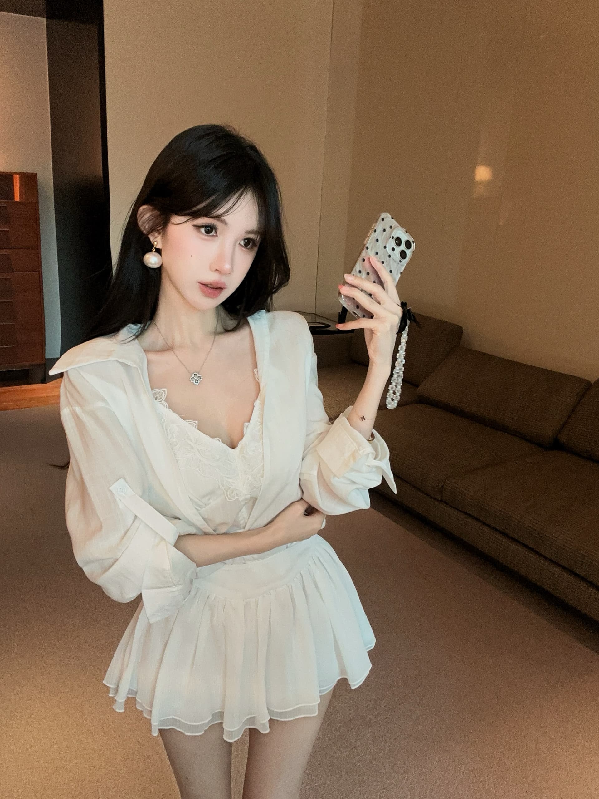 실사 정가 품격 화이트 패치워크 페이크 레이어드 레이스 슬립 자외선 차단 중간 소매 여성 셔츠 반신 미니 스커트 세트 상세 이미지 9
