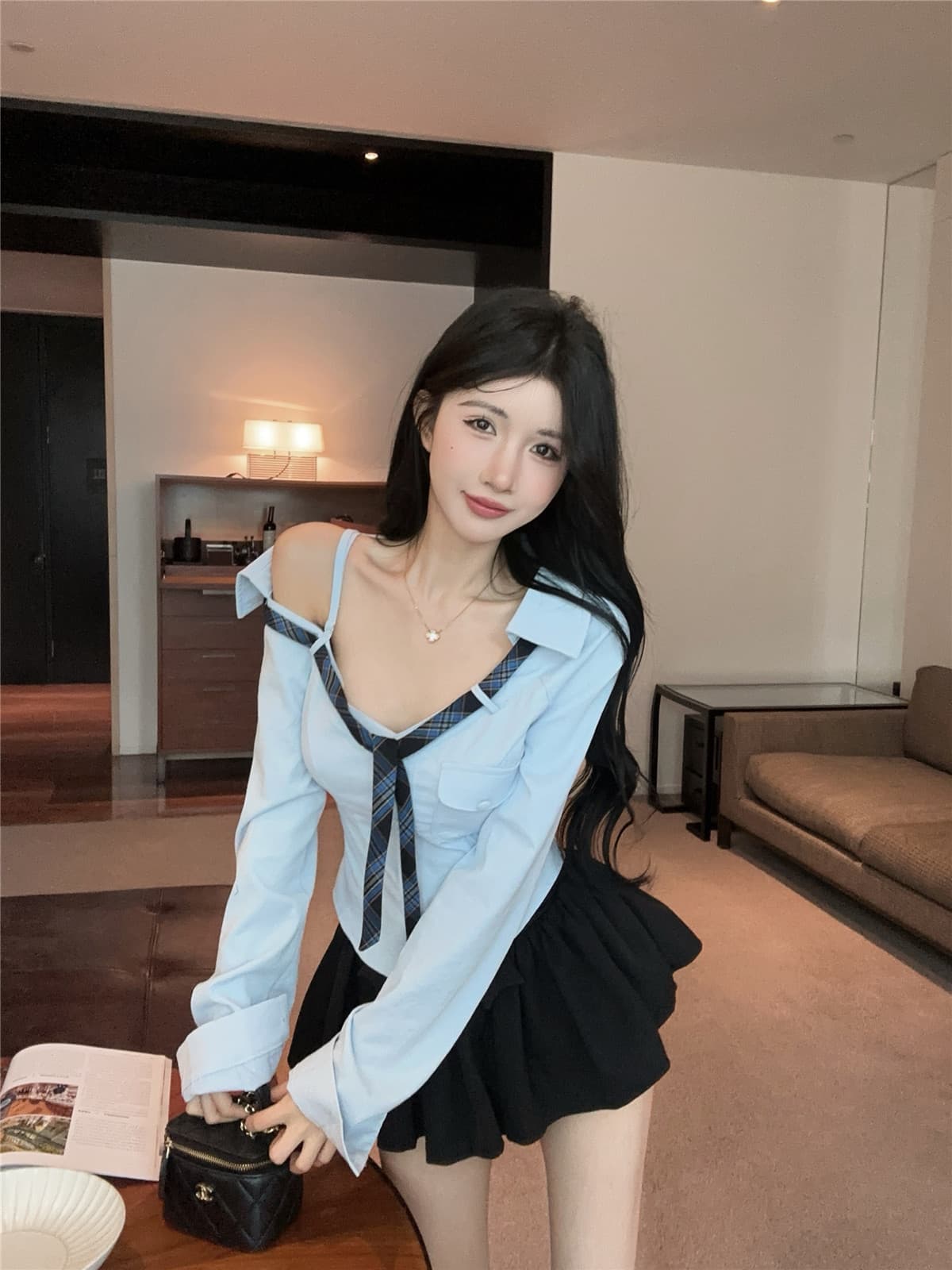 실사 정가 학원 스타일 jk 유니폼 핫걸 비스듬한 어깨 V넥 파란색 셔츠 순수한 욕망 슬림해 보이는 허리 수축 오프숄더 맨위 상세 이미지 9