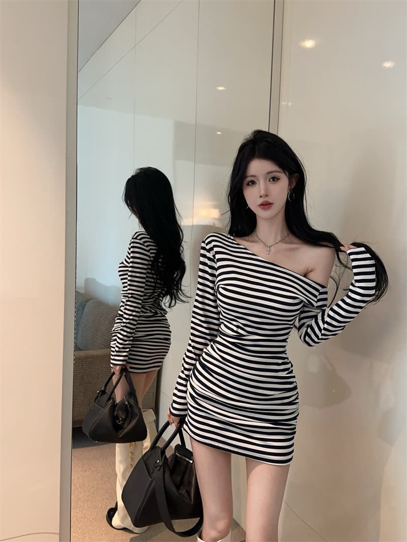 정가 실사 프랑스식 빛 럭셔리 명문 여성 바람 비스듬한 칼라 오프숄더 긴팔 여성 드레스 2025 가을 슬림해 보이는 타이트 스커트 상세 이미지 9