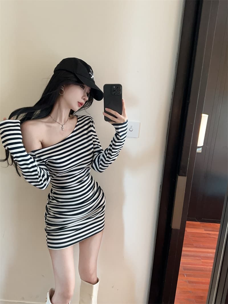 정가 실사 프랑스식 빛 럭셔리 명문 여성 바람 비스듬한 칼라 오프숄더 긴팔 여성 드레스 2025 가을 슬림해 보이는 타이트 스커트 상세 이미지 12