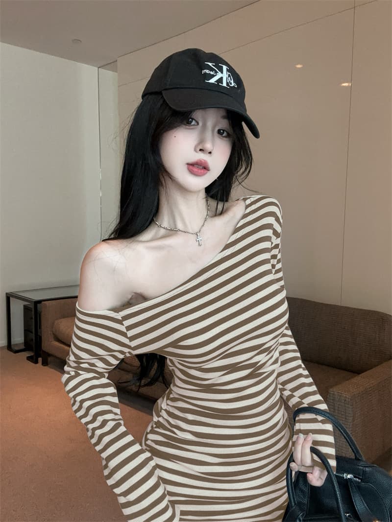 정가 실사 프랑스식 빛 럭셔리 명문 여성 바람 비스듬한 칼라 오프숄더 긴팔 여성 드레스 2025 가을 슬림해 보이는 타이트 스커트 상세 이미지 14