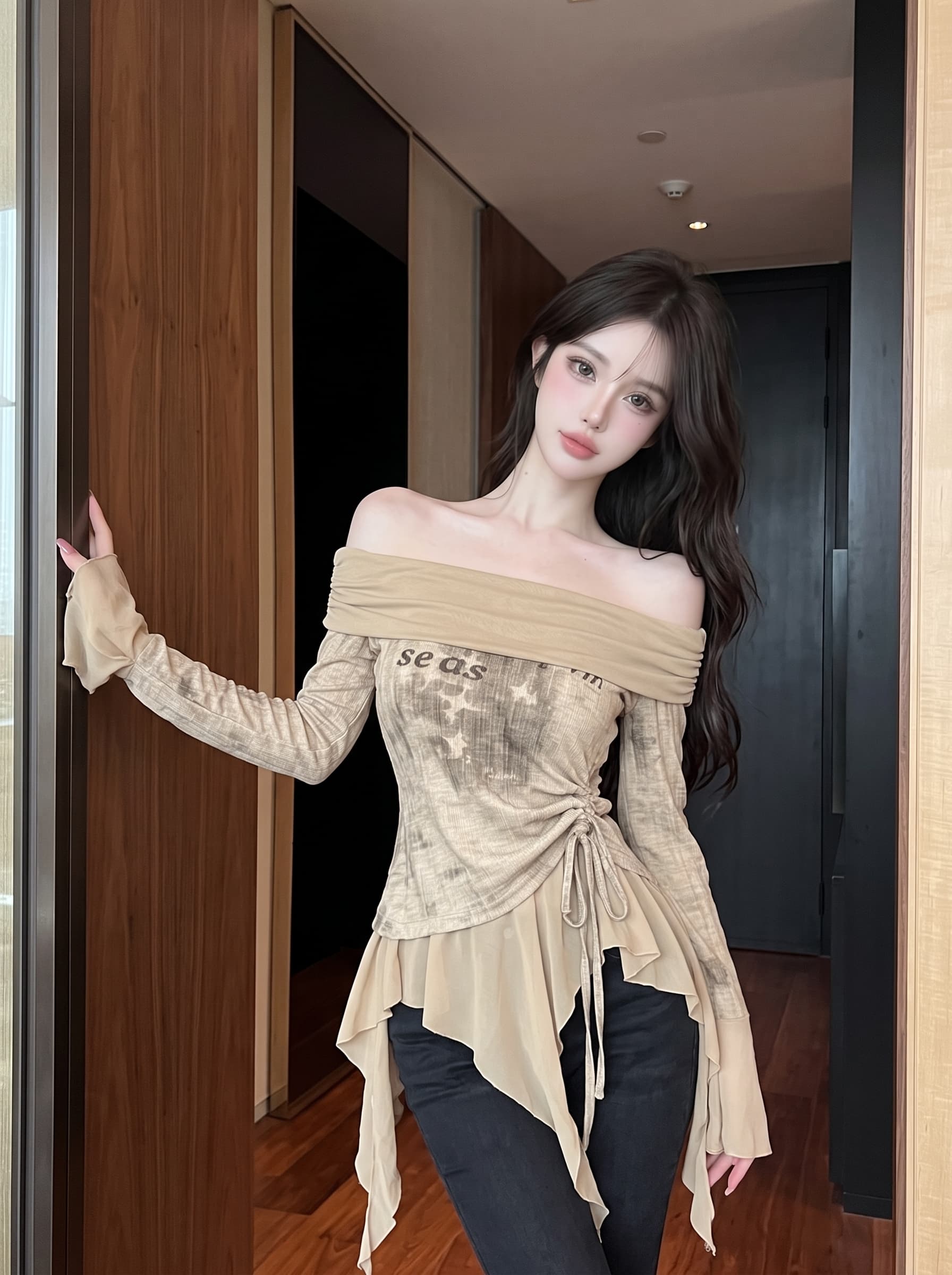 실사 핫걸 프릴 홀치기 염색 오프숄더 긴팔 티셔츠 디자인 센스 패치워크 불규칙 나팔 소매 맨위 상세 이미지 2