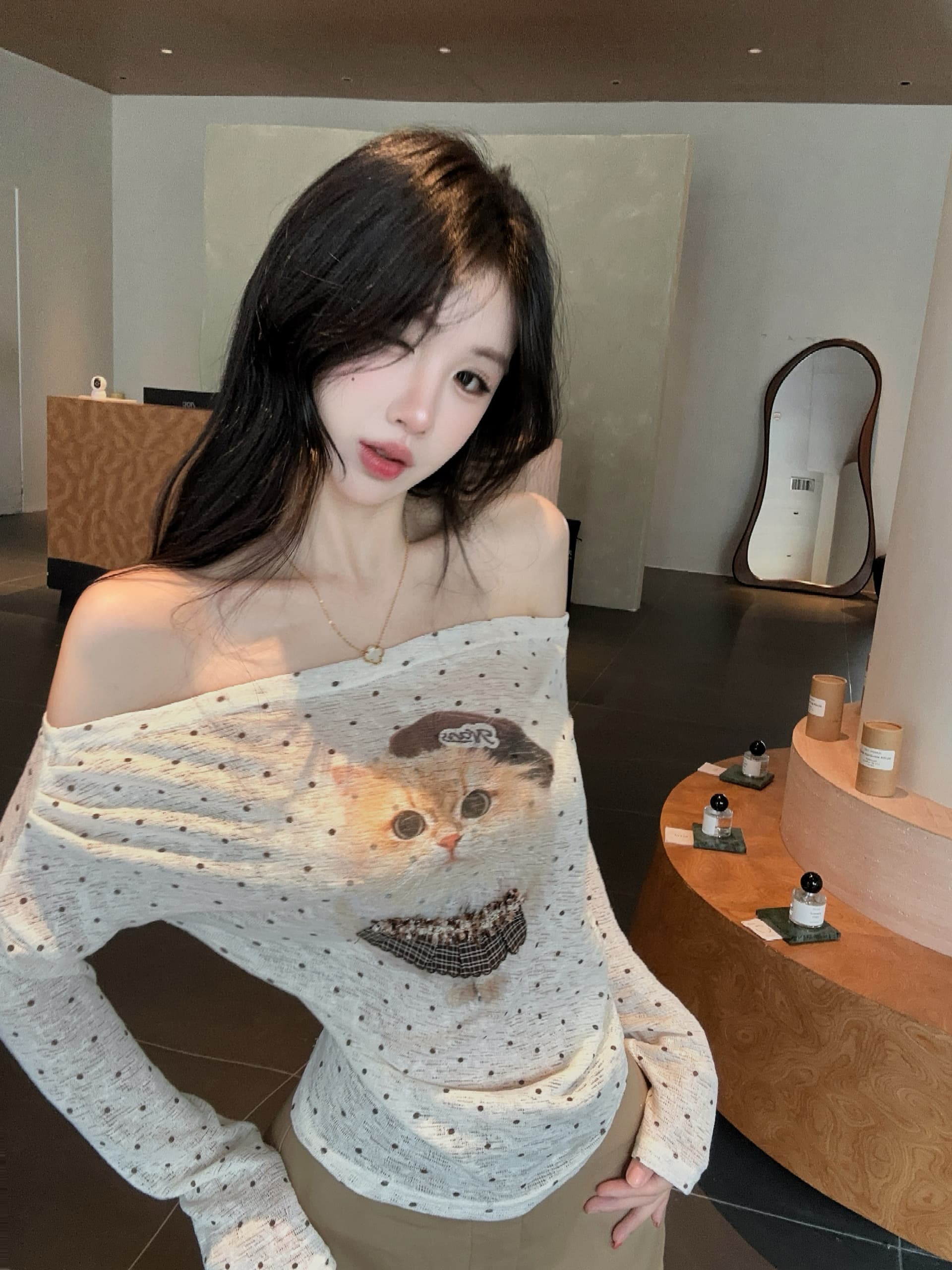 실사 정가 새끼 고양이 도트 무늬 프린트 긴팔 자외선 차단 티셔츠 달콤한 매운맛 바람 몸매 가꾸기 슬림해 보이는 오프숄더 맨위 상세 이미지 10