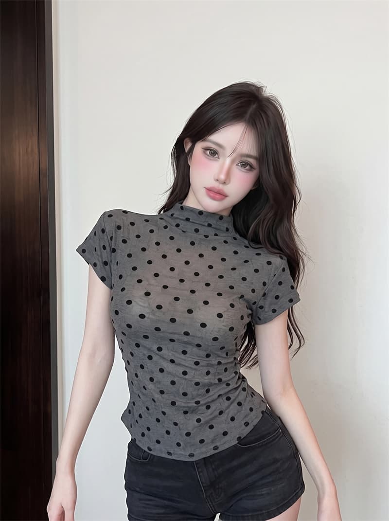 정가 실사 레트로 도트 무늬 반하이넥 작은 날다 소매 맨위 이른 가을 새로운 헤일로 염색 몸매 가꾸기 만나는 티셔츠 여성 상세 이미지 3