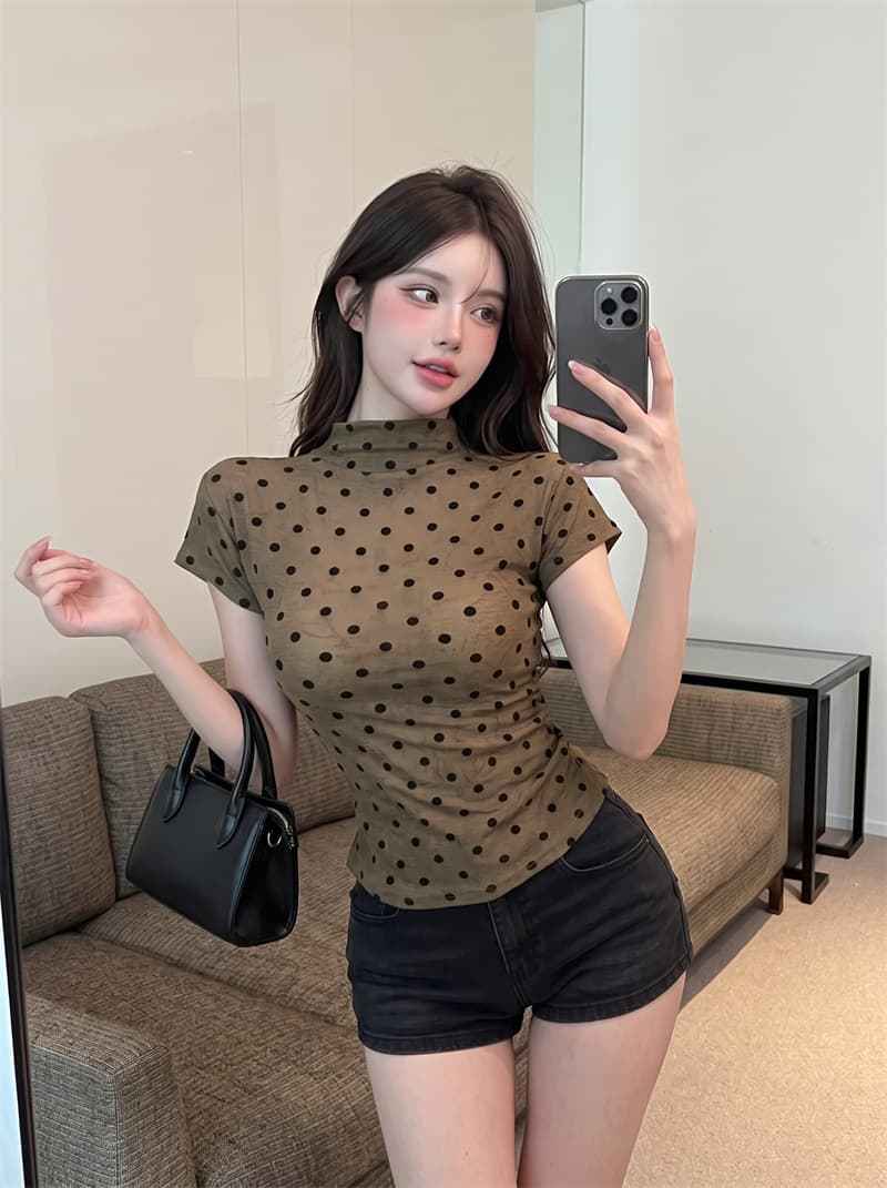 정가 실사 레트로 도트 무늬 반하이넥 작은 날다 소매 맨위 이른 가을 새로운 헤일로 염색 몸매 가꾸기 만나는 티셔츠 여성 상세 이미지 11
