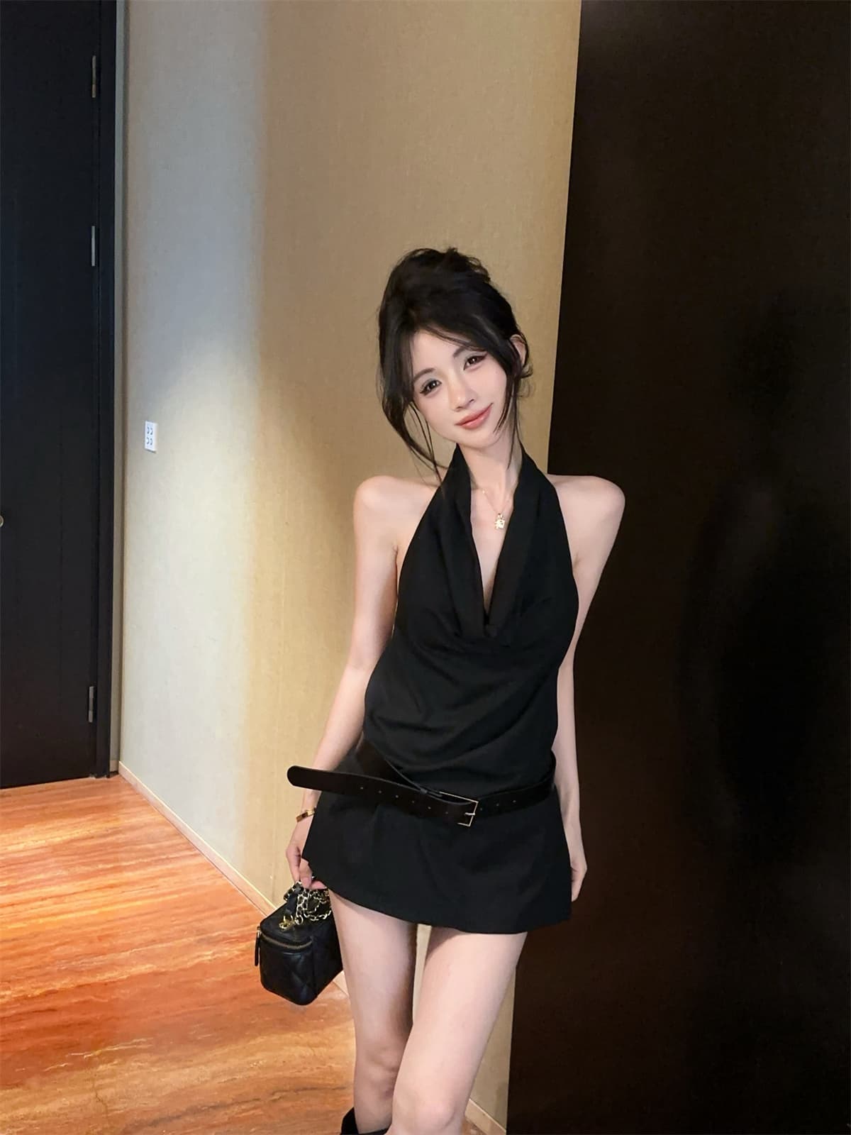 실사 정가 섹시함 백리스 민소매 V넥 슬림해 보이는 벨트 디자인 센스 맨위 길다 t 여성 봄 여름 상세 이미지 3