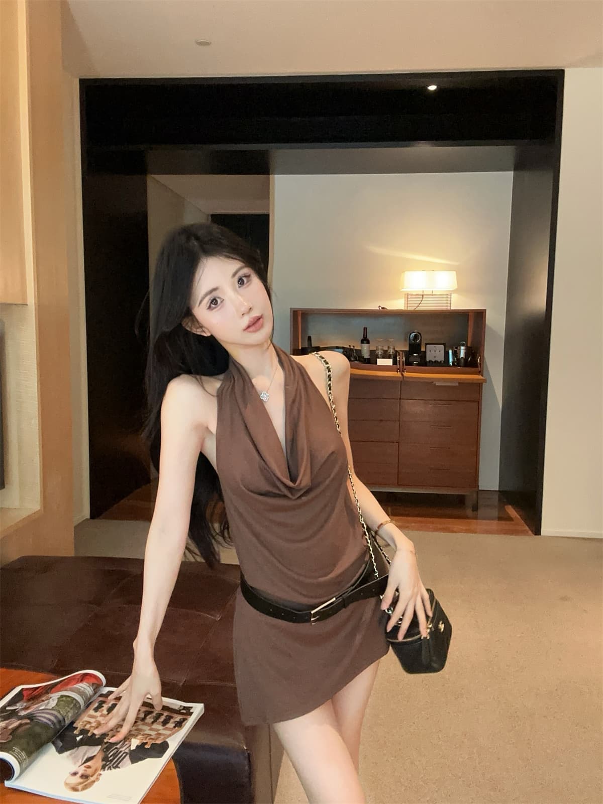 실사 정가 섹시함 백리스 민소매 말뚝 더미 칼라 슬림해 보이는 벨트 디자인 센스 길다 t 맨위 반바지 여성 가을 세트 상세 이미지 7