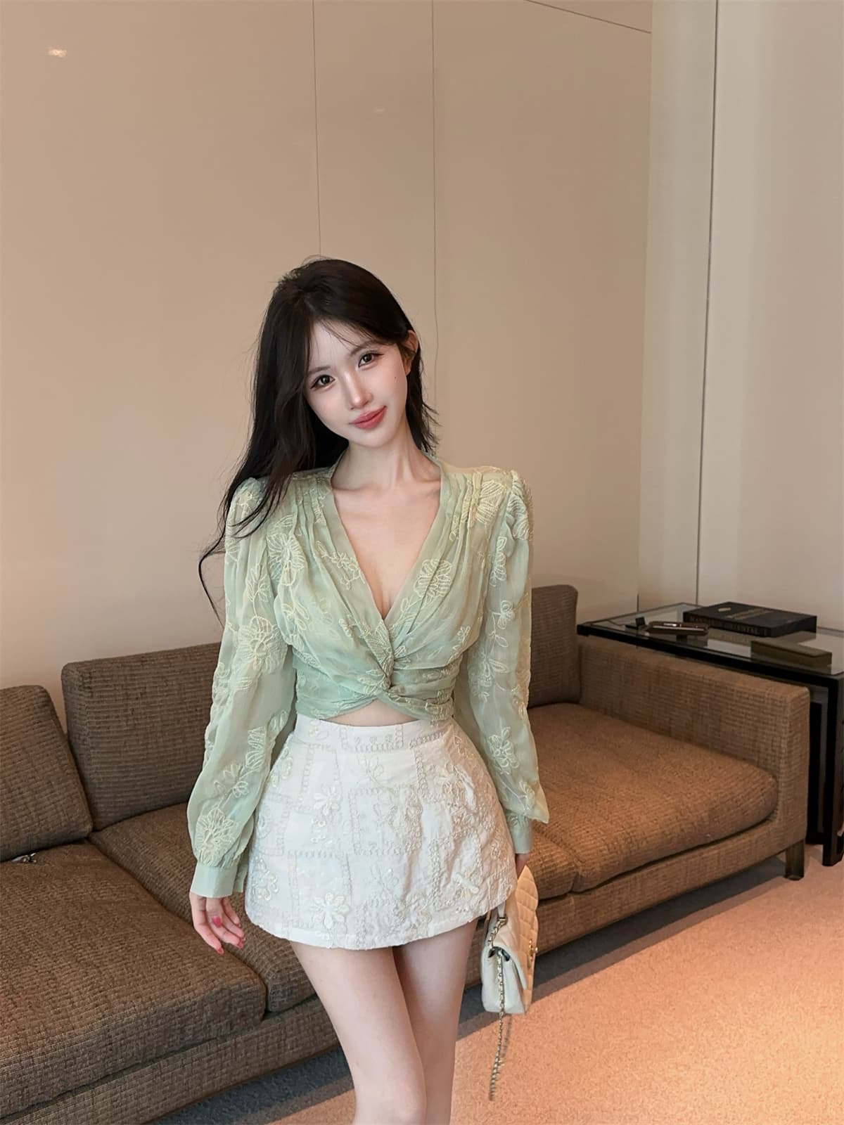 실사 정가 순수한 욕망 V넥 비틀림 디자인 벌룬 소매 프랑스식 맨위 자수 하이웨이스트 미니 스커트 여성 가을 세트 상세 이미지 3