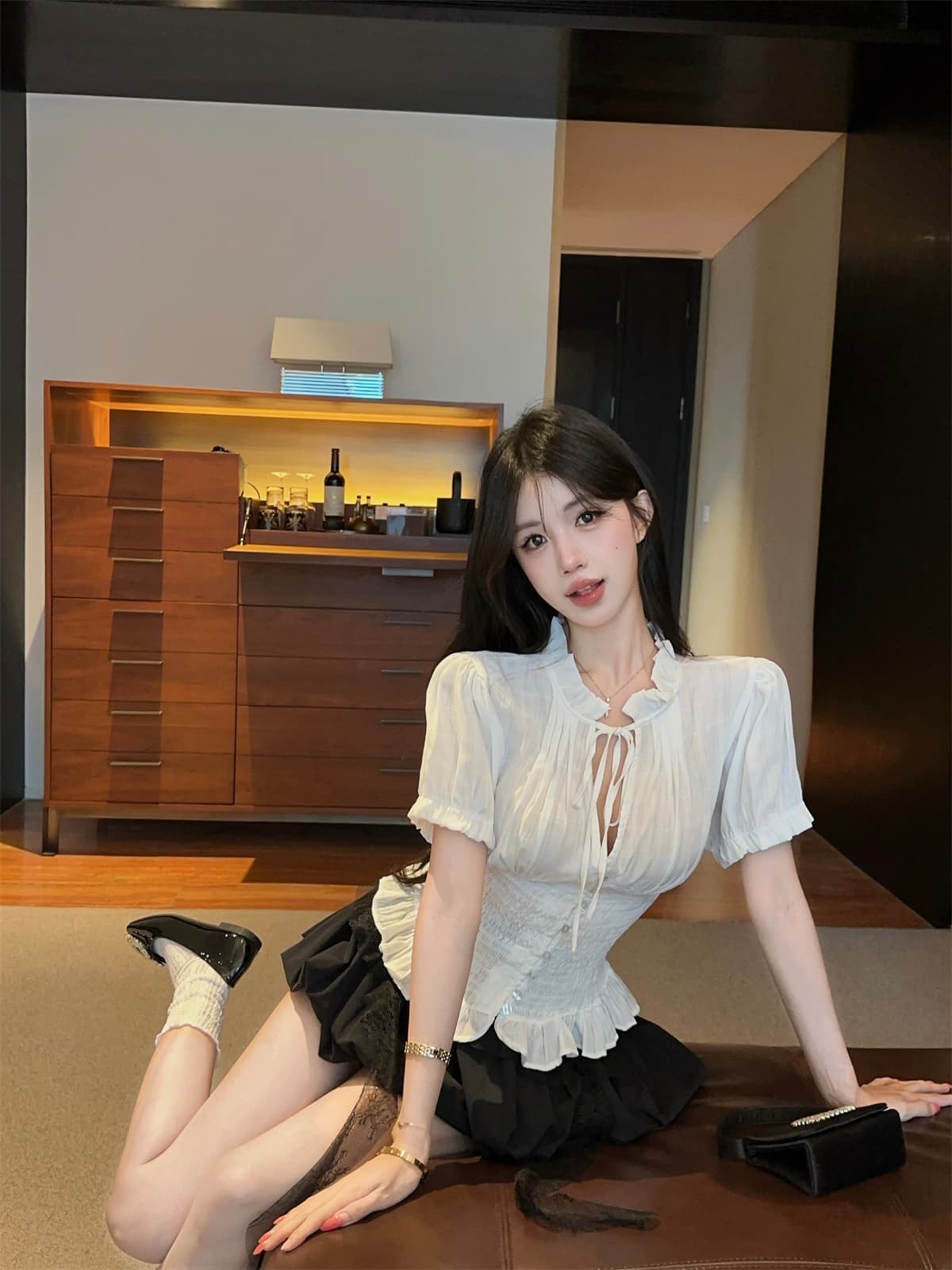 실사 정가 홀로우 아웃 레이스업 거품 소매 디자인 센스 슬림해 보이는 작은 셔츠 맨위 꽃밭 치마바지 여성 여름 세트 상세 이미지 6
