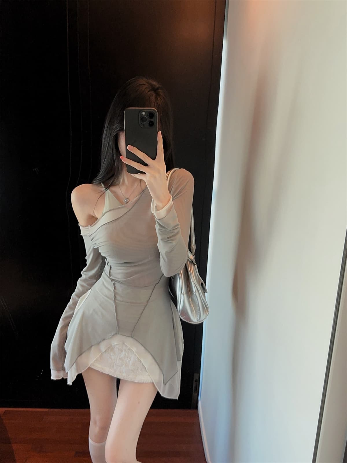 실사 정가 망사 패치워크 색상 오프숄더 행침 목 불규칙 페이크 레이어드 맨위 자수 미니 스커트 여성 가을 세트 상세 이미지 1