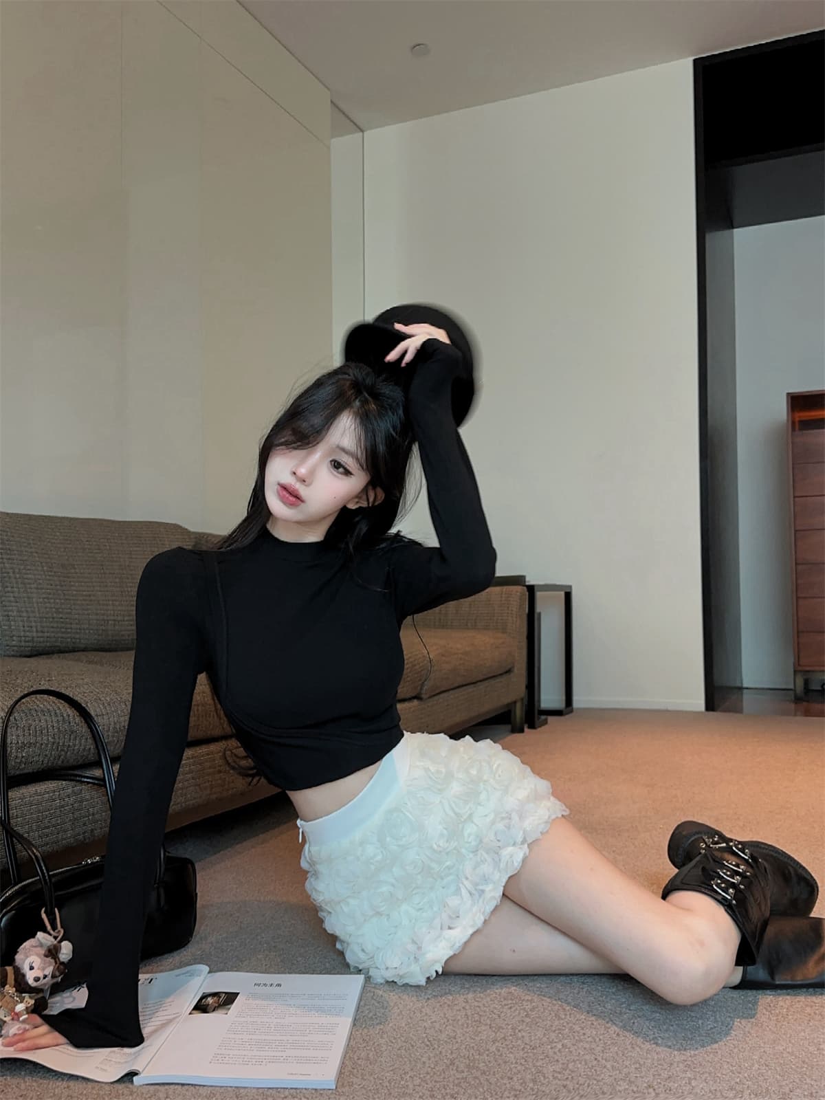 실사 정가 작은 스탠드 칼라 디자인 센스 긴 소매 티셔츠 3 차원 꽃 미니 스커트 여성 가을 패션 세트 상세 이미지 15