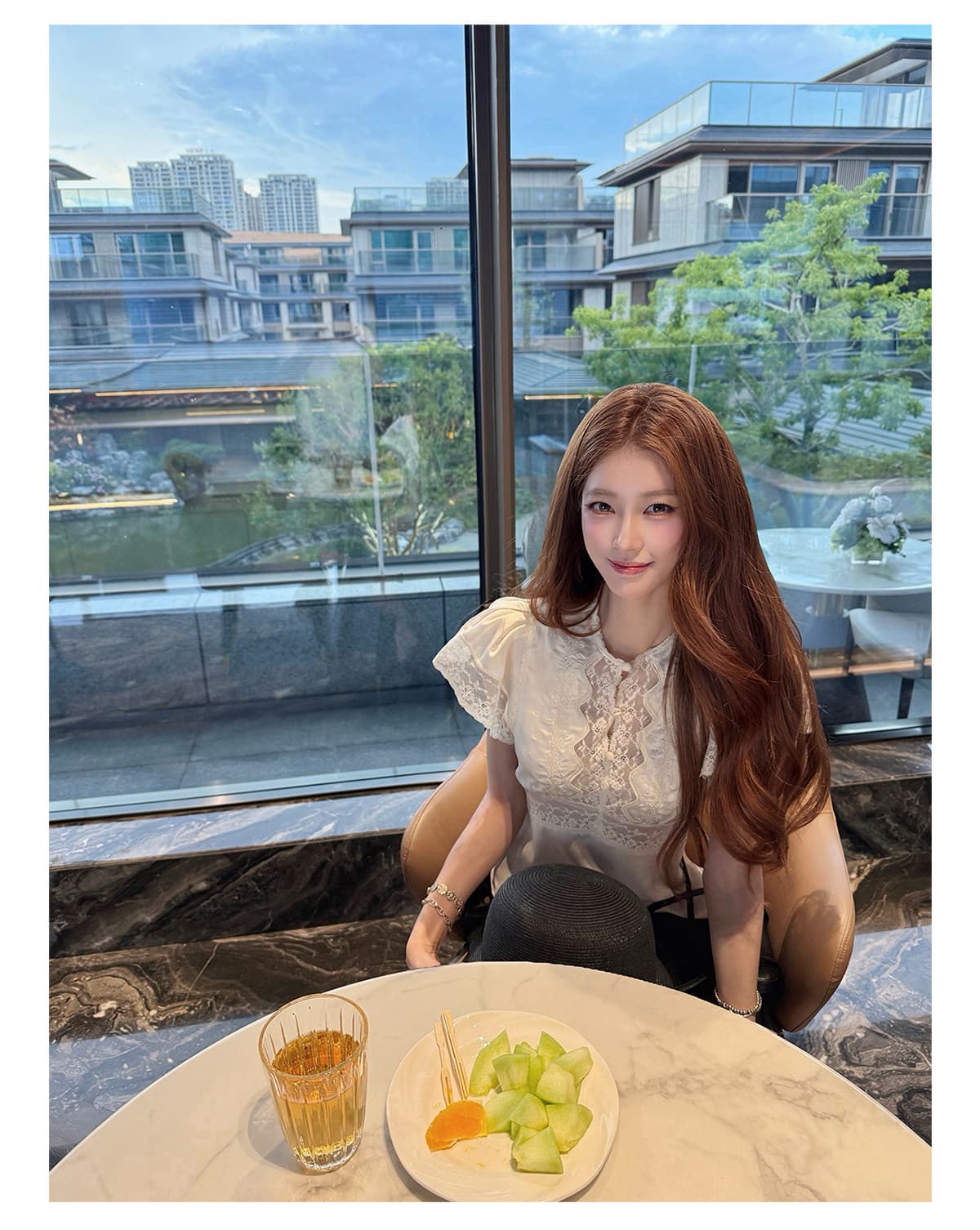 화이트 레이스 조각 아세트산 셔츠 2026 새로운 여름 높음 지혜 센스 연령 감소 고유 한 아름다운 프랑스식 사소한 맨위 상세 이미지 1