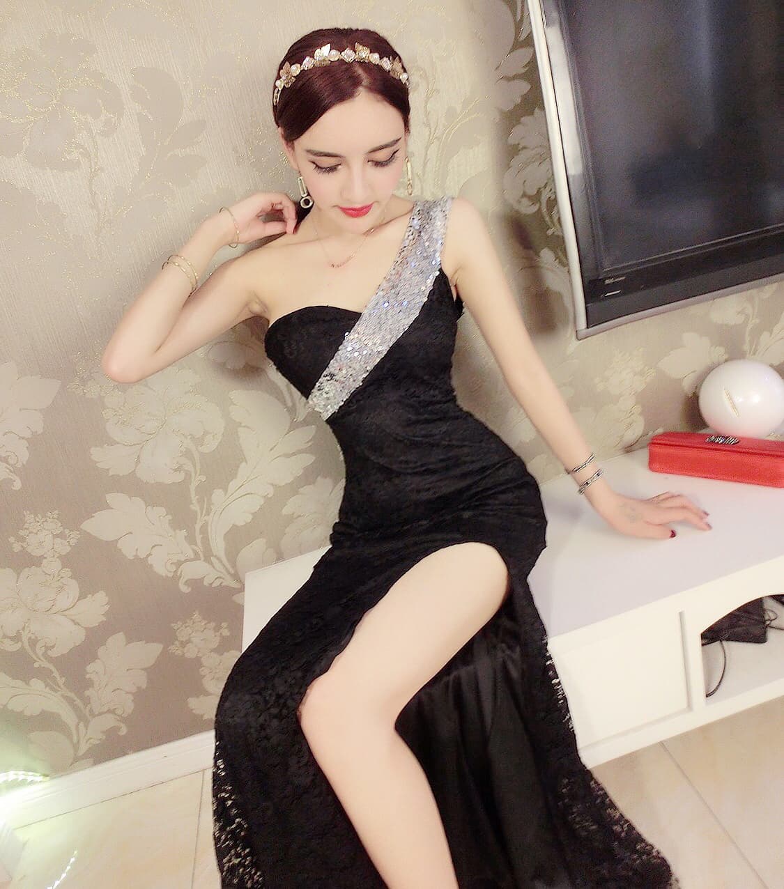 모델 실사 섹시함 비스듬한 어깨 스팽글 레이스 몸매 가꾸기 인어 꼬리 타이트 스커트 높음 트임 나이트 클럽 길다 이브닝 드레스 이미지 3