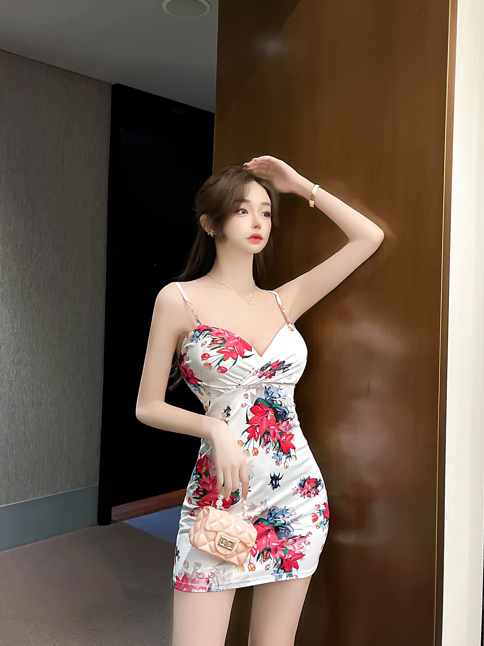실사 야간 필드 여성 가게 섹시함 튜브탑 백리스 슬립 짧은 치마 타이트 타이트 스커트 프린트 드레스 이미지 3