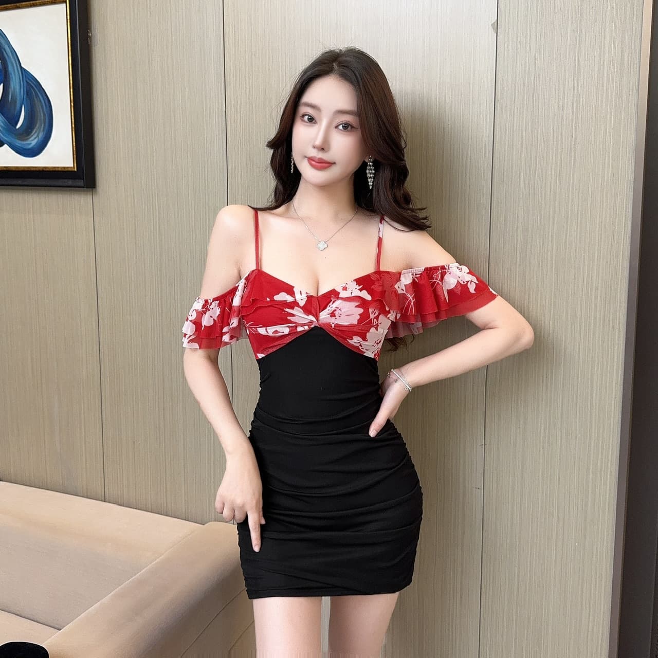 실사 섹시함 낮은 가슴 프린트 배색 오프숄더 슬립 드레스 상세 이미지 4