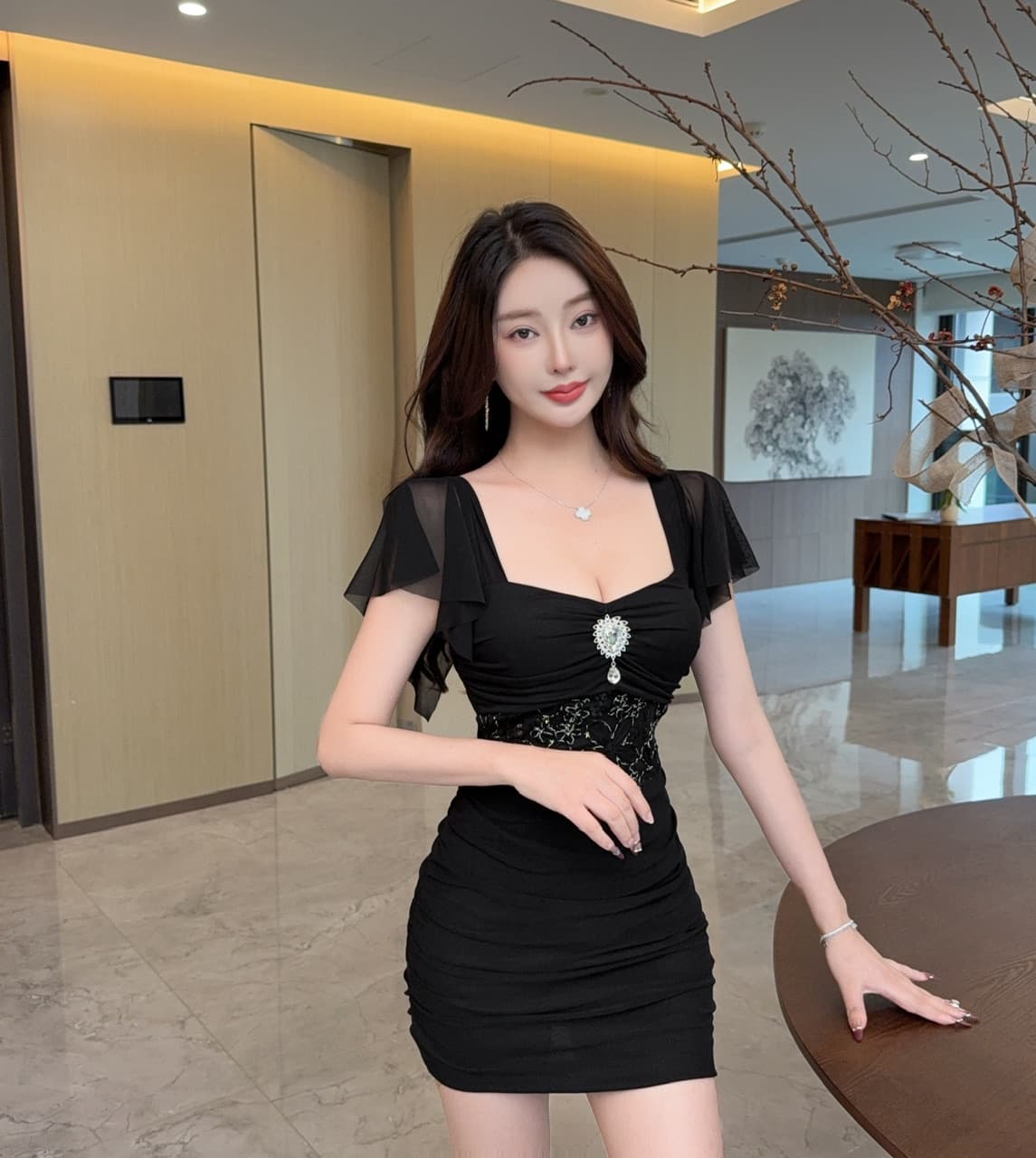 실사 섹시함 낮은 가슴 레이스 조각 망사 타이트 스커트 반팔 드레스 복장 상세 이미지 21