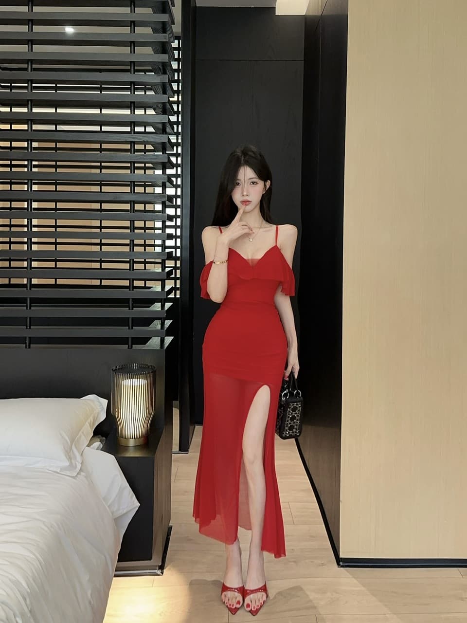 실사 낮은 가슴 오프숄더 슬립 중간 길이 망사 드레스 복장 상세 이미지 5