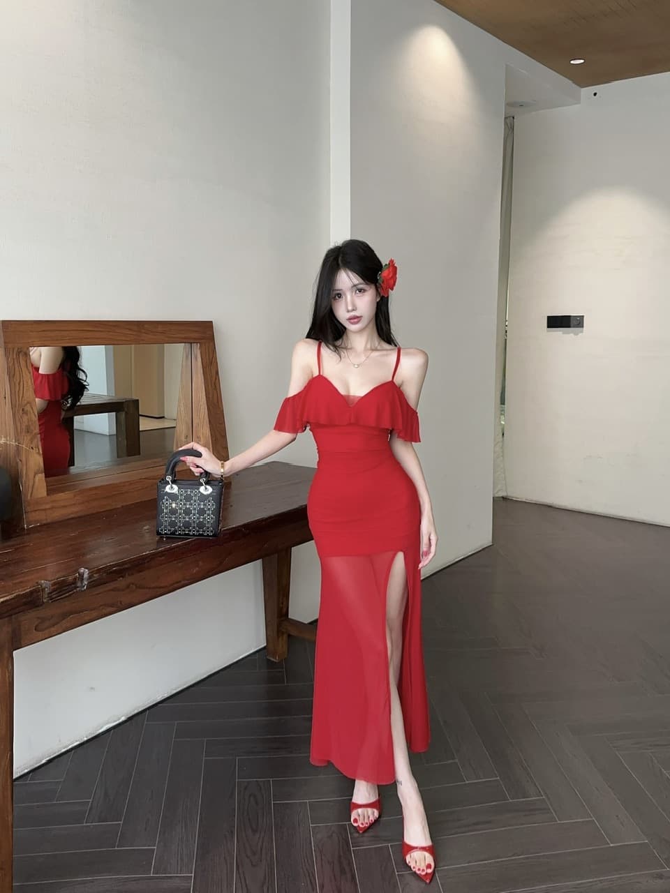 실사 낮은 가슴 오프숄더 슬립 중간 길이 망사 드레스 복장 상세 이미지 6