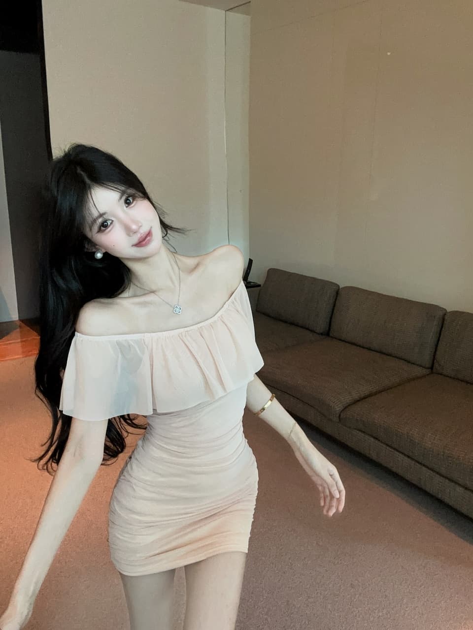 실사 망사 프릴 보트넥 오프숄더 드레스 쇼트 스타일 상세 이미지 14
