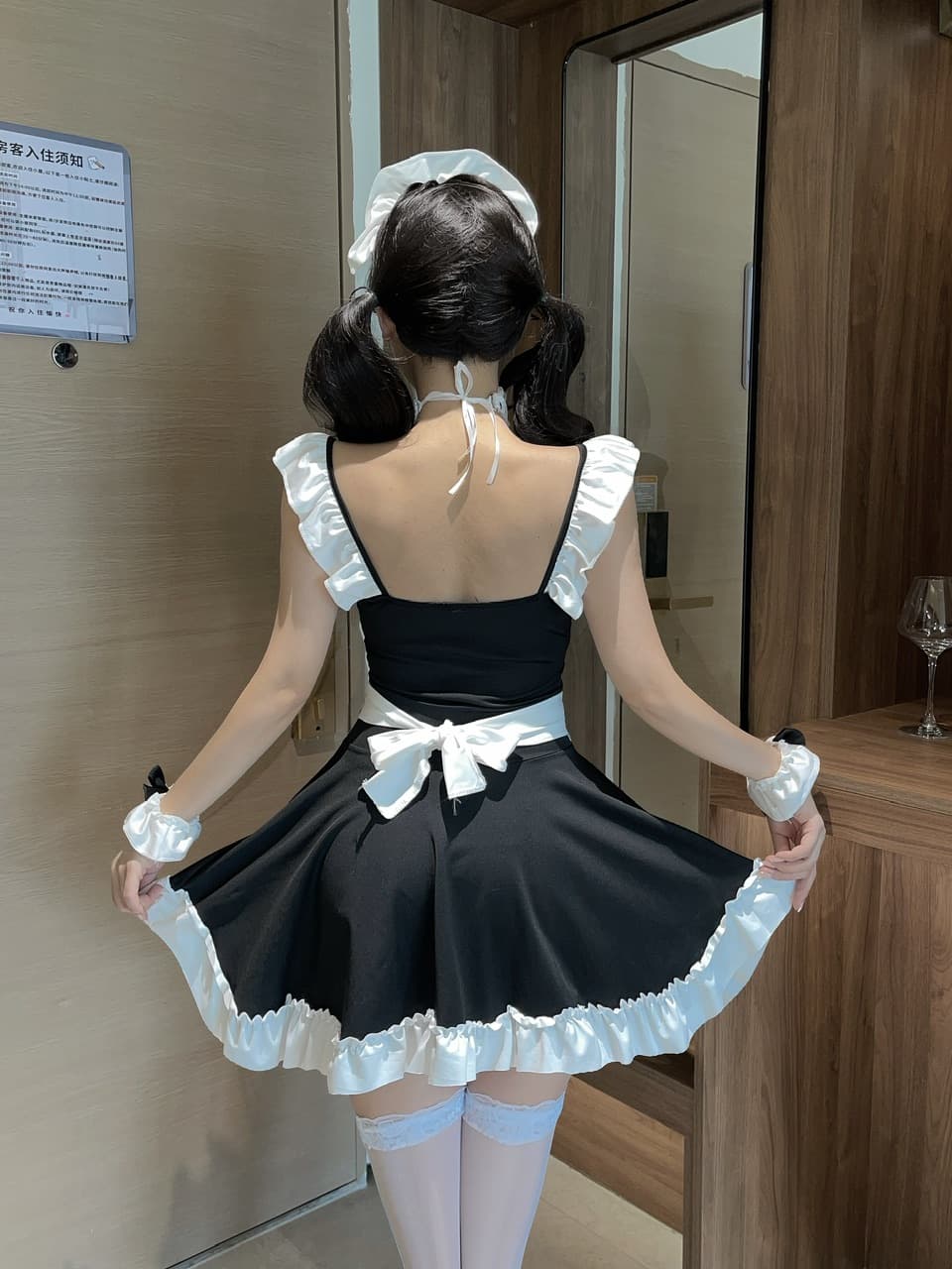 실사 쇼트 스타일 섹시함 하녀 로드 중 만나는 슬립 드레스 상세 이미지 10