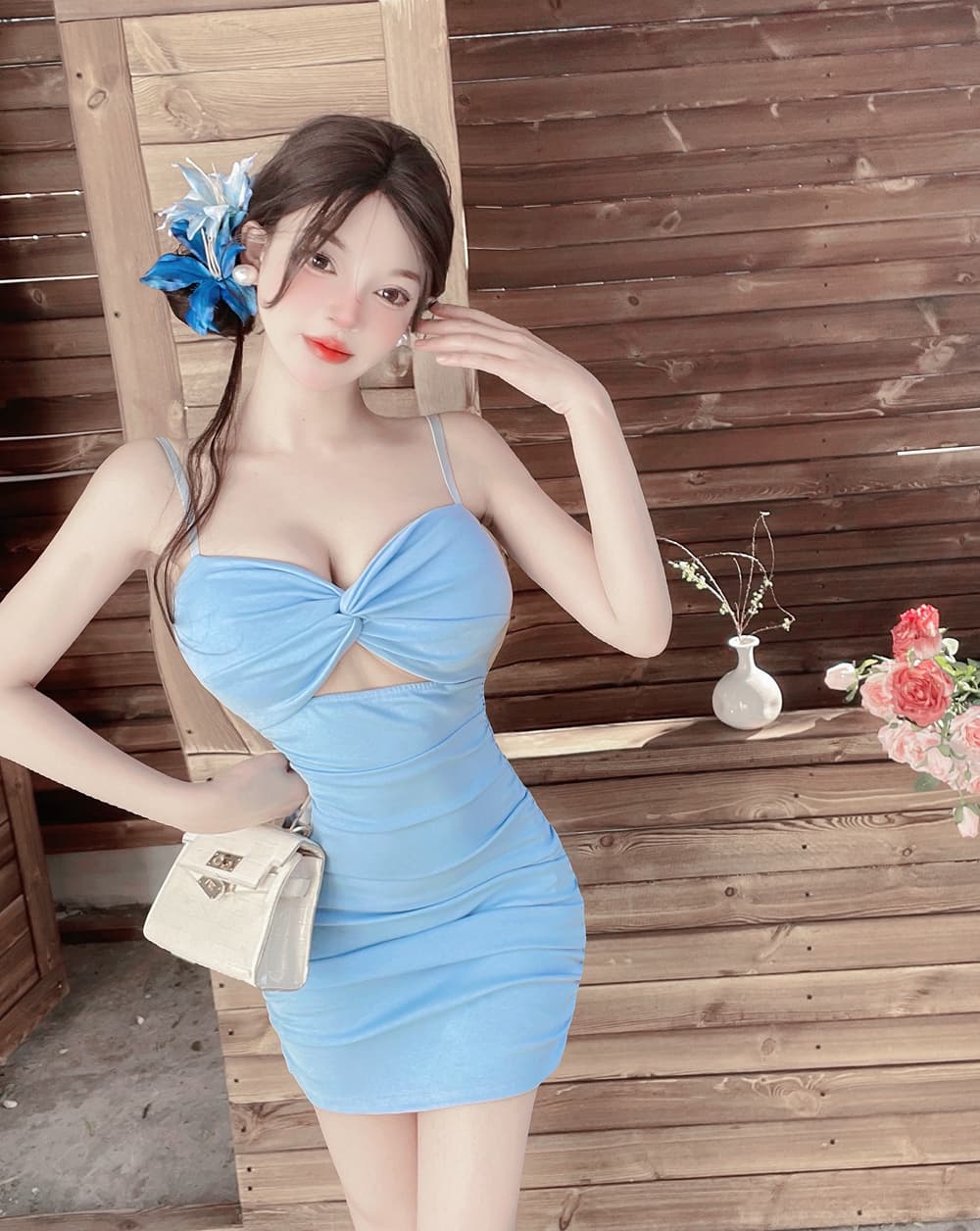 실사 섹시함 V넥 핫걸 슬립 드레스 낮은 가슴 홀로우 아웃 백리스 표지 배 슬림해 보이는 미니 스커트 상세 이미지 2