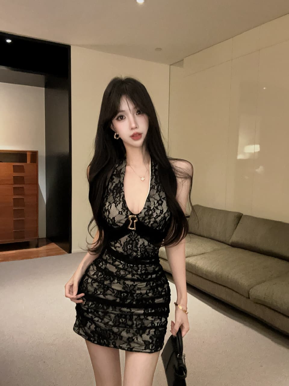 실사 쇼트 스타일 레이스 백리스 드레스