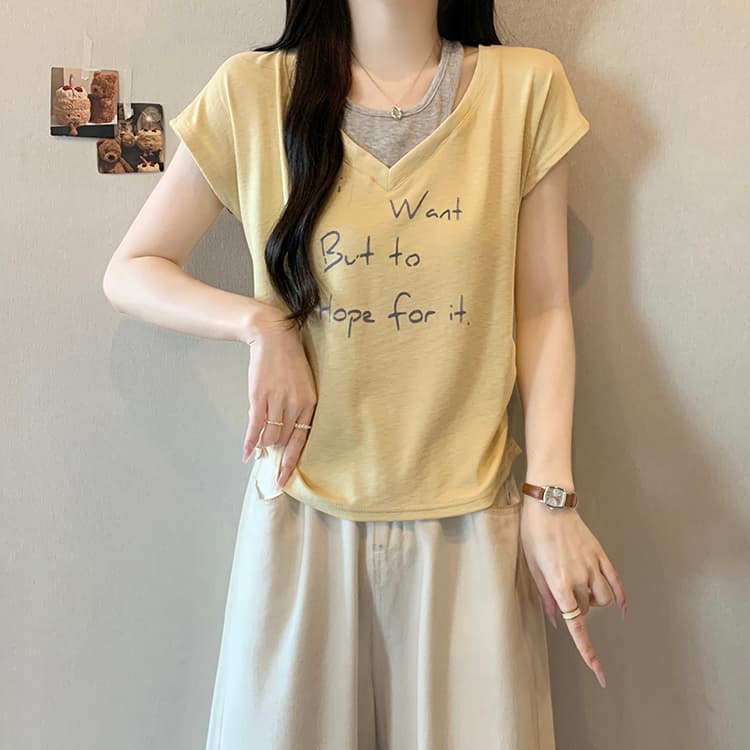 실사 2026 여름 드레스 새로운 지방 mm 빅 사이즈 여성 디자인 센스 배색 프린트 알파벳 페이크 레이어드 반팔 티셔츠 상세 이미지 4