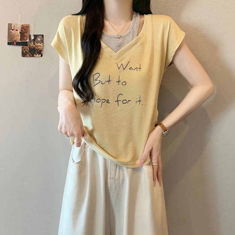 실사 2026 여름 드레스 새로운 지방 mm 빅 사이즈 여성 디자인 센스 배색 프린트 알파벳 페이크 레이어드 반팔 티셔츠 상세 이미지 5