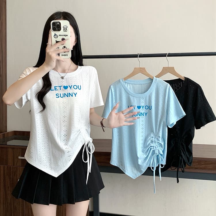 실사 2026 여름 드레스 새로운 지방 mm 빅 사이즈 여성 한 부서 프린트 알파벳 홀로우 아웃 불규칙 반팔 티셔츠 상세 이미지 3