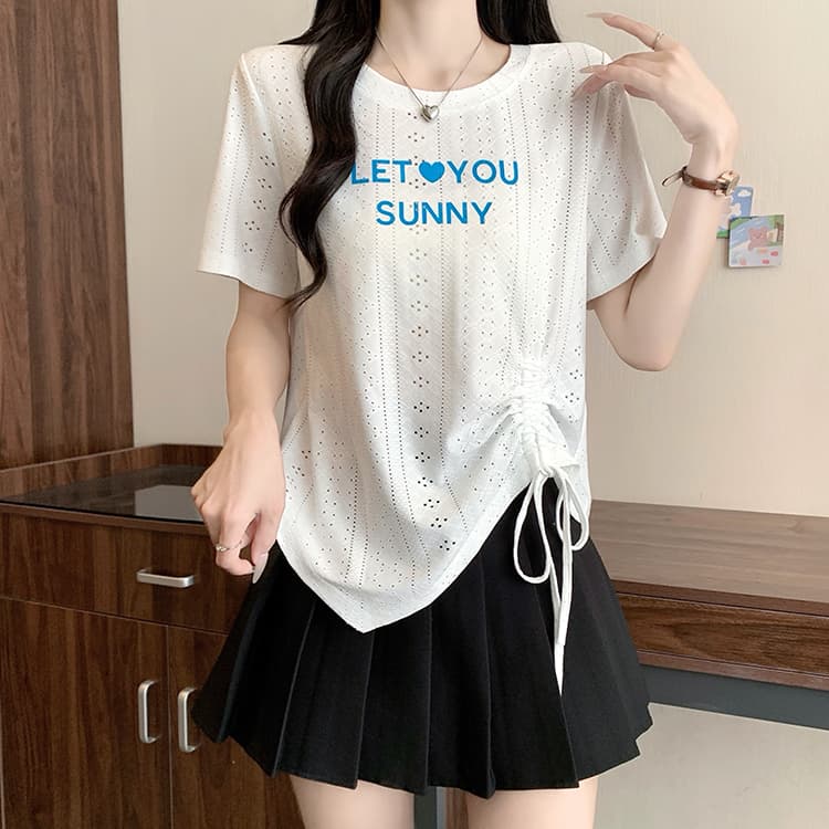 실사 2026 여름 드레스 새로운 지방 mm 빅 사이즈 여성 한 부서 프린트 알파벳 홀로우 아웃 불규칙 반팔 티셔츠 상세 이미지 8