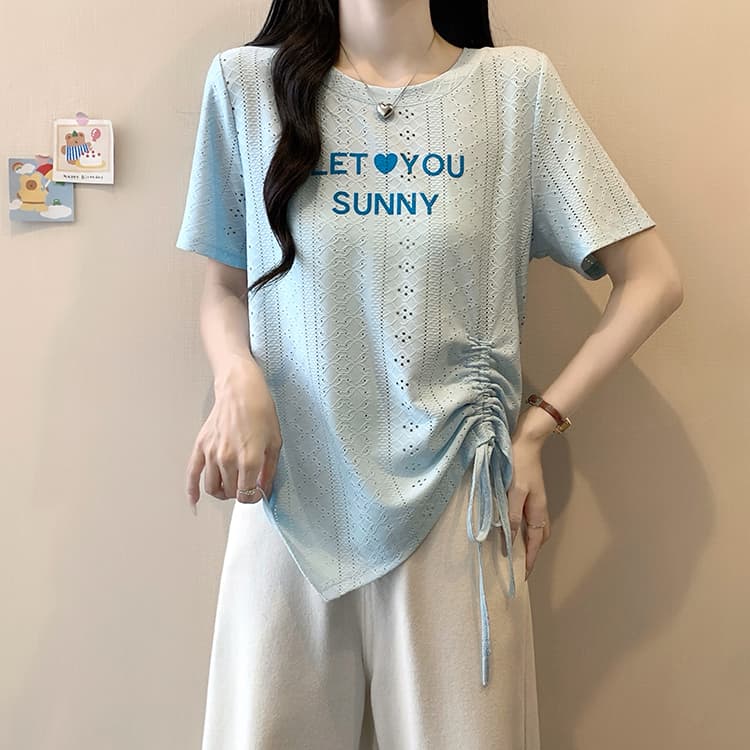 실사 2026 여름 드레스 새로운 지방 mm 빅 사이즈 여성 한 부서 프린트 알파벳 홀로우 아웃 불규칙 반팔 티셔츠 상세 이미지 14