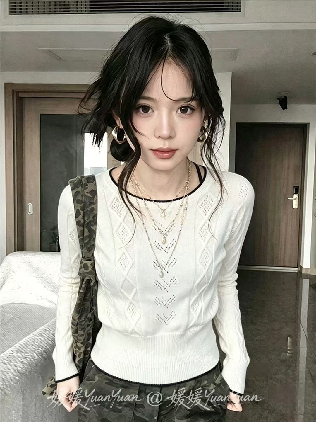 검은 콩 흠 우아함 너처럼 A 난초 짜다 라운드 넥 패치워크 색상 니트 스웨터 맨위 밑단 수 있습니다. 트임 스웨터
